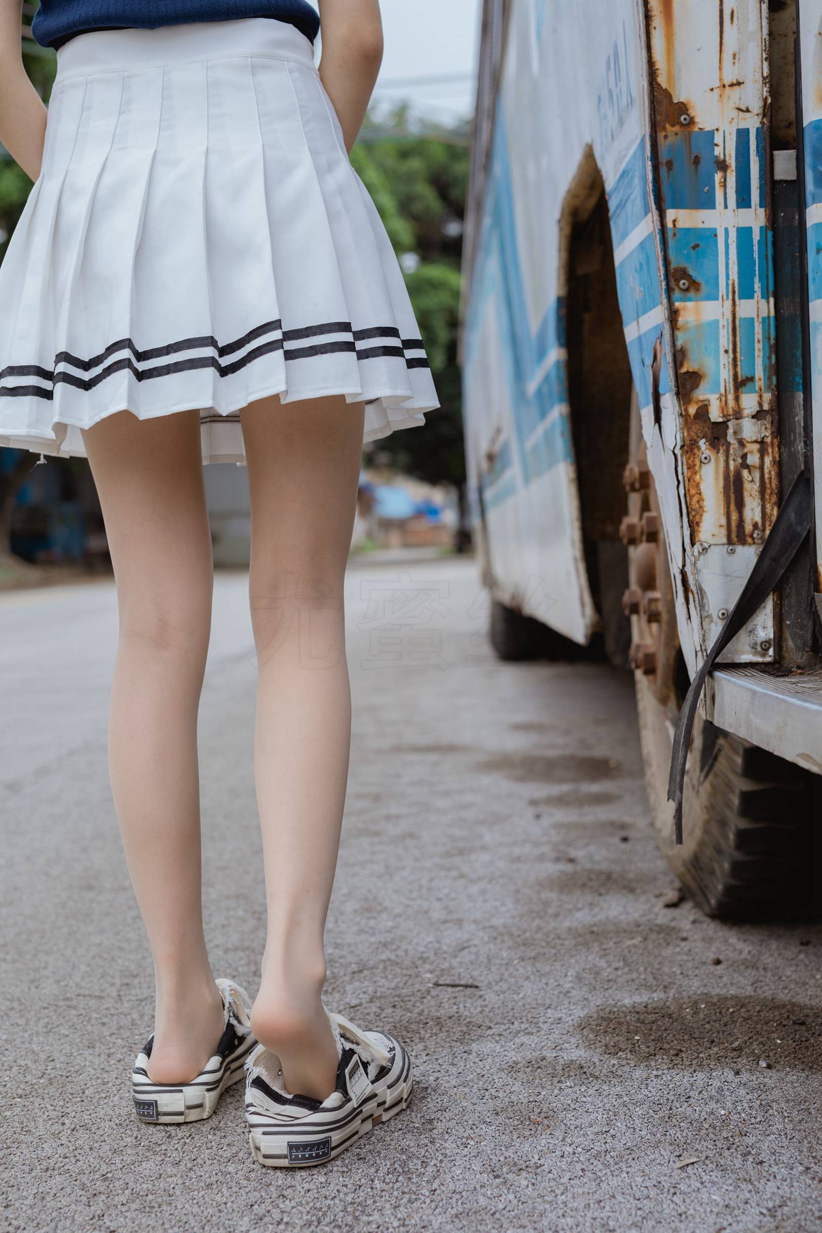 尤蜜丝 NO.048 穿搭推广展示图集 绝对领域[51P/431MB]插图2