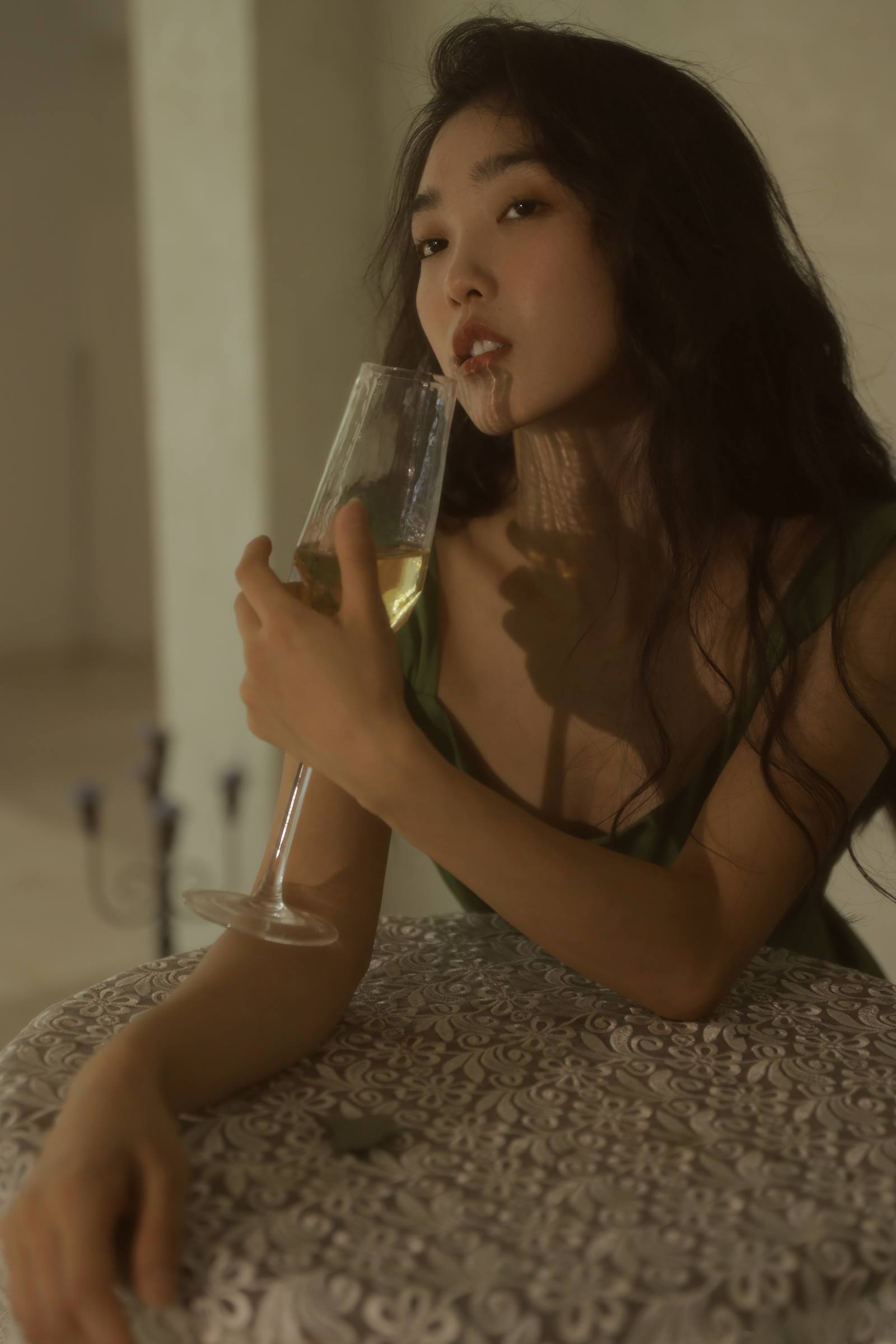 [YITUYU艺图语]2022.10.14 绿色连衣裙 海角的郭荣[21+1P/139MB]插图2