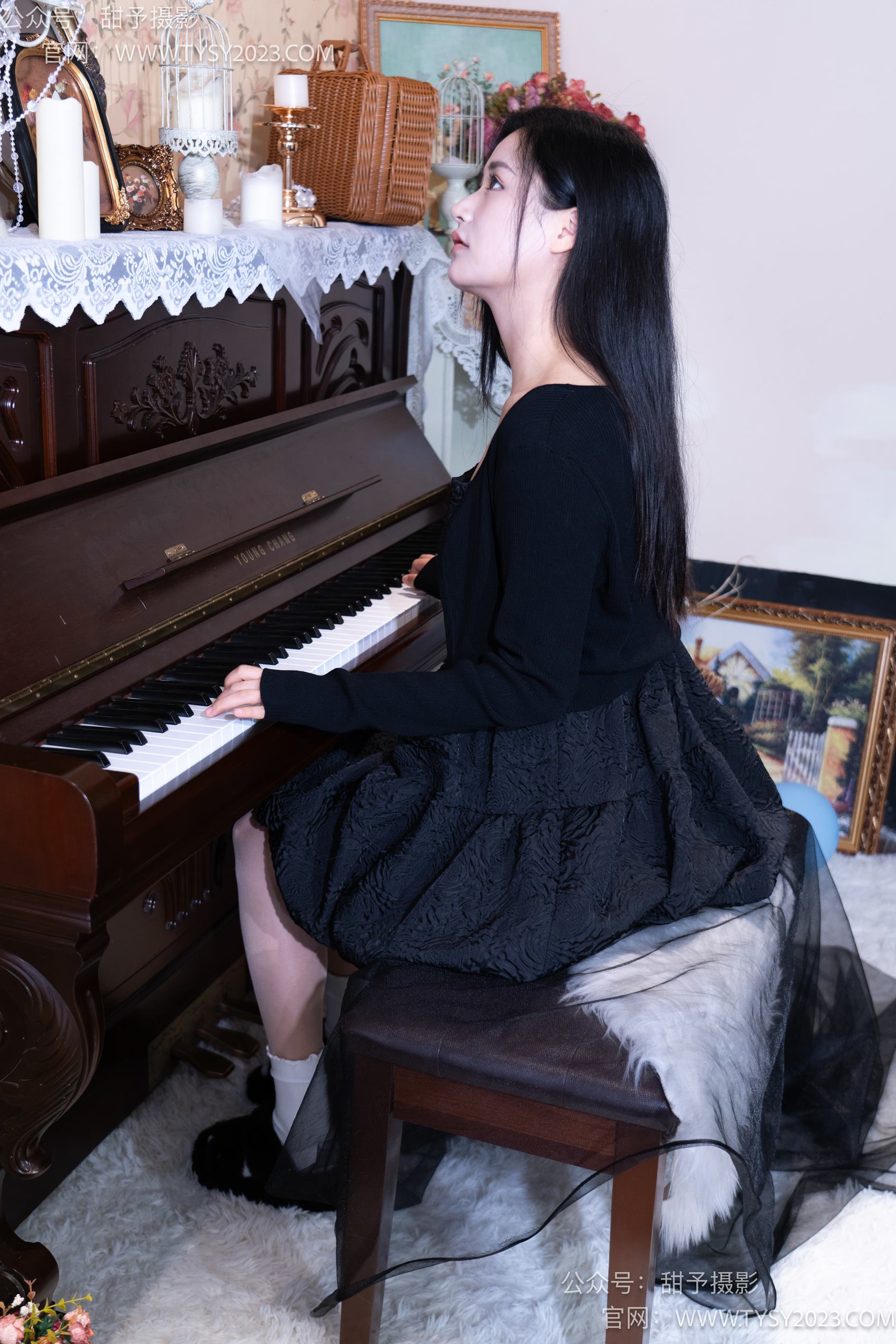 甜予摄影 NO.002 澜澜-拖鞋、白棉袜、肉丝-脚尖加固款[131P/2V/9.95GB]插图1