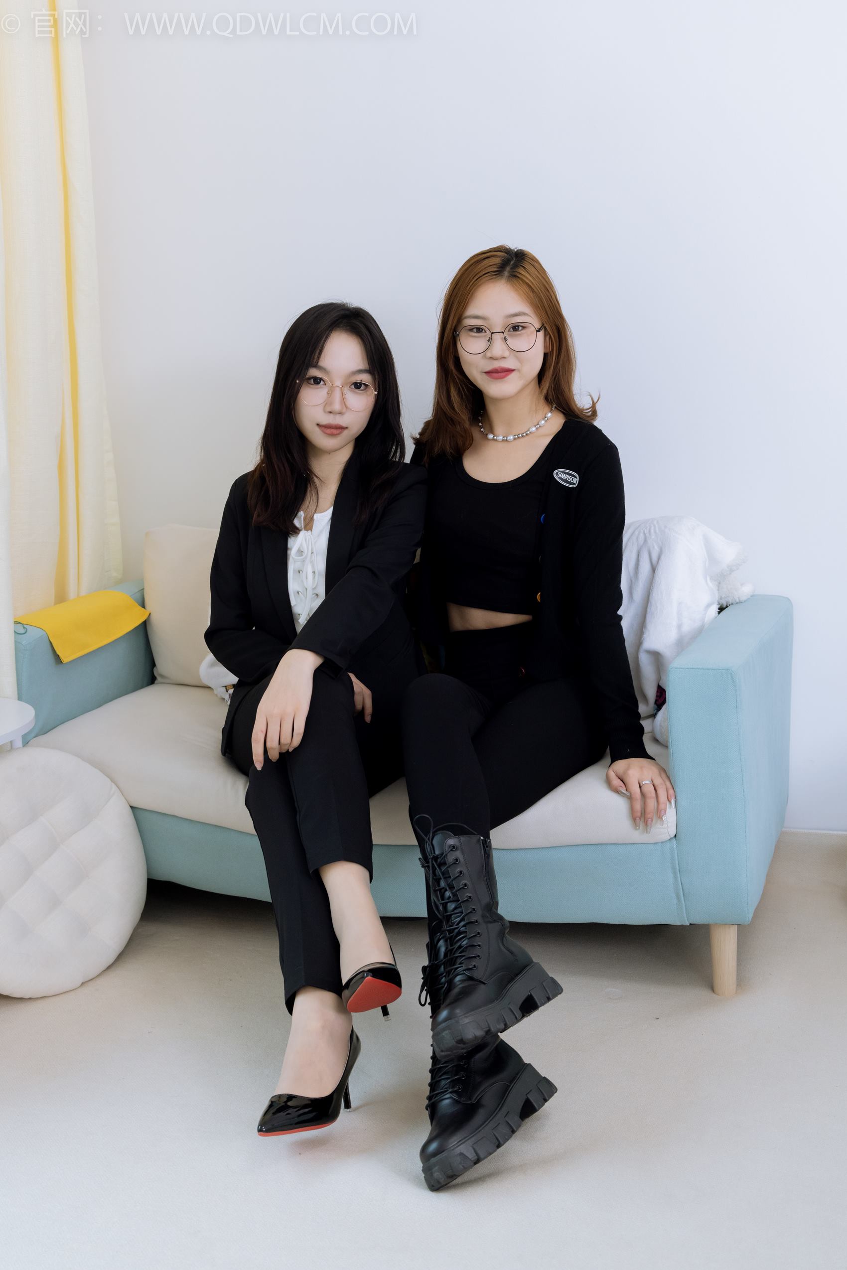 勿恋传媒 NO.1901 纱纱&桃桃-马丁靴、高跟鞋、肉丝、裸足[170P/1V/6.17GB]插图2