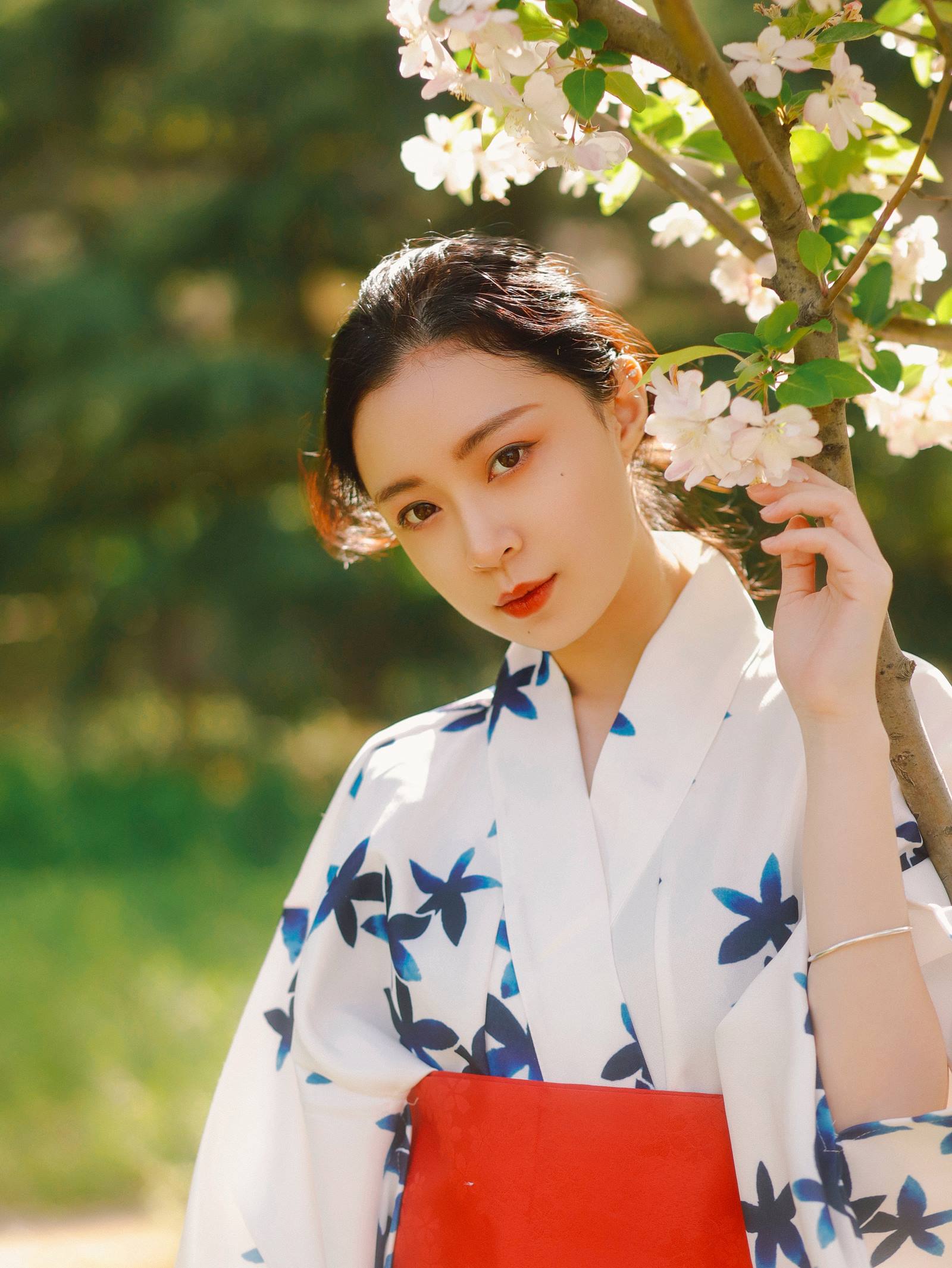 [YITUYU艺图语]2022.10.22 樱花季节 小月[27+1P/382MB]插图2