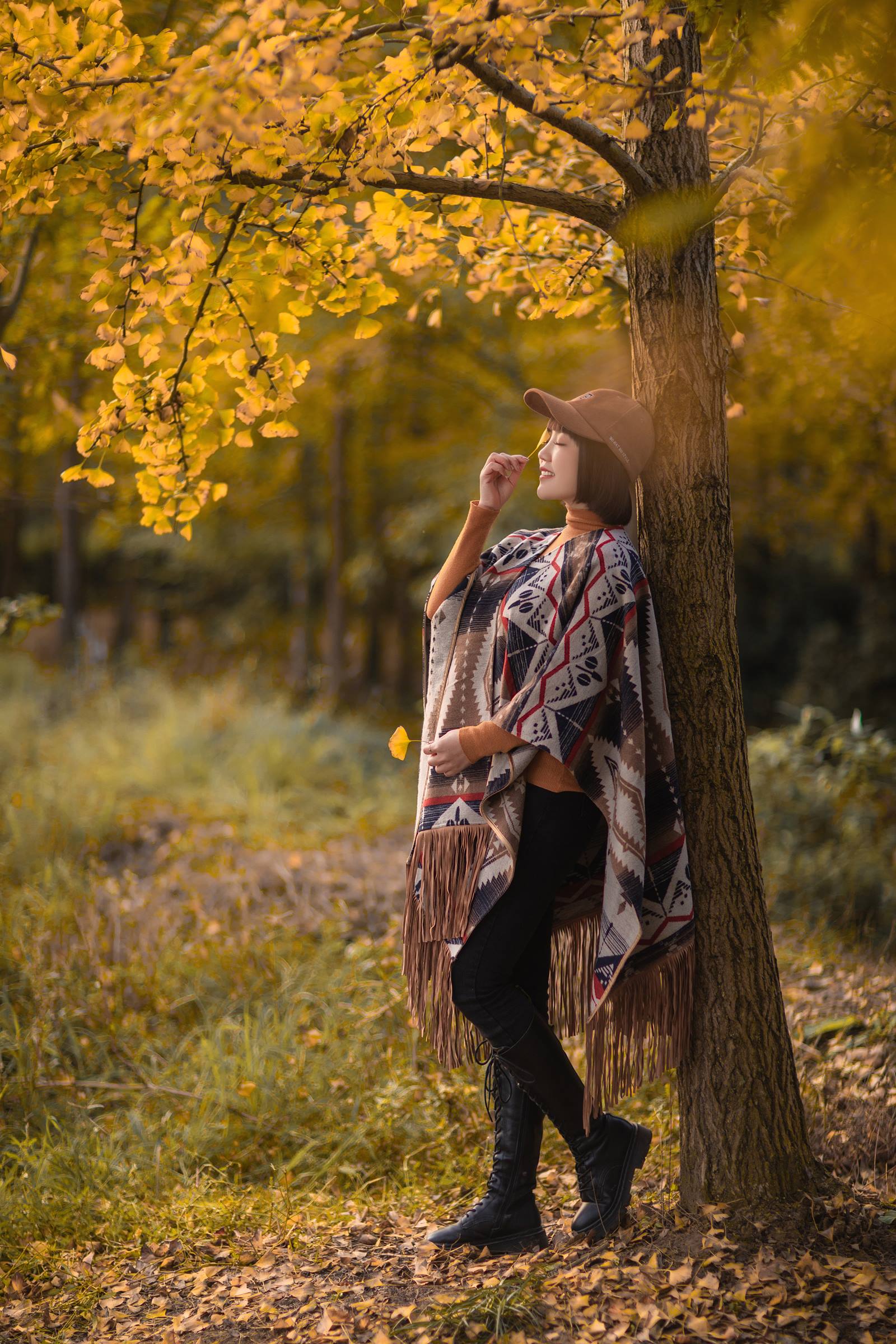 [YITUYU艺图语]2022.10.24 秋天的银杏 冬琴[25+1P/555MB]插图2