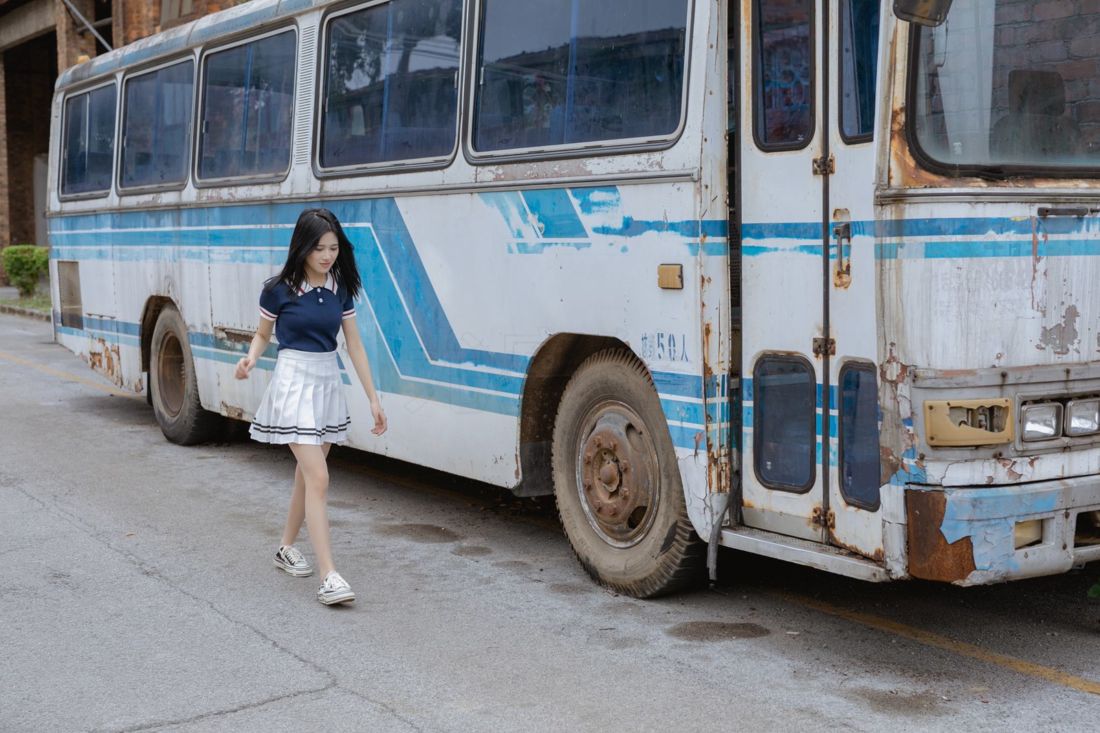 尤蜜丝 NO.048 穿搭推广展示图集 绝对领域[51P/431MB]插图5