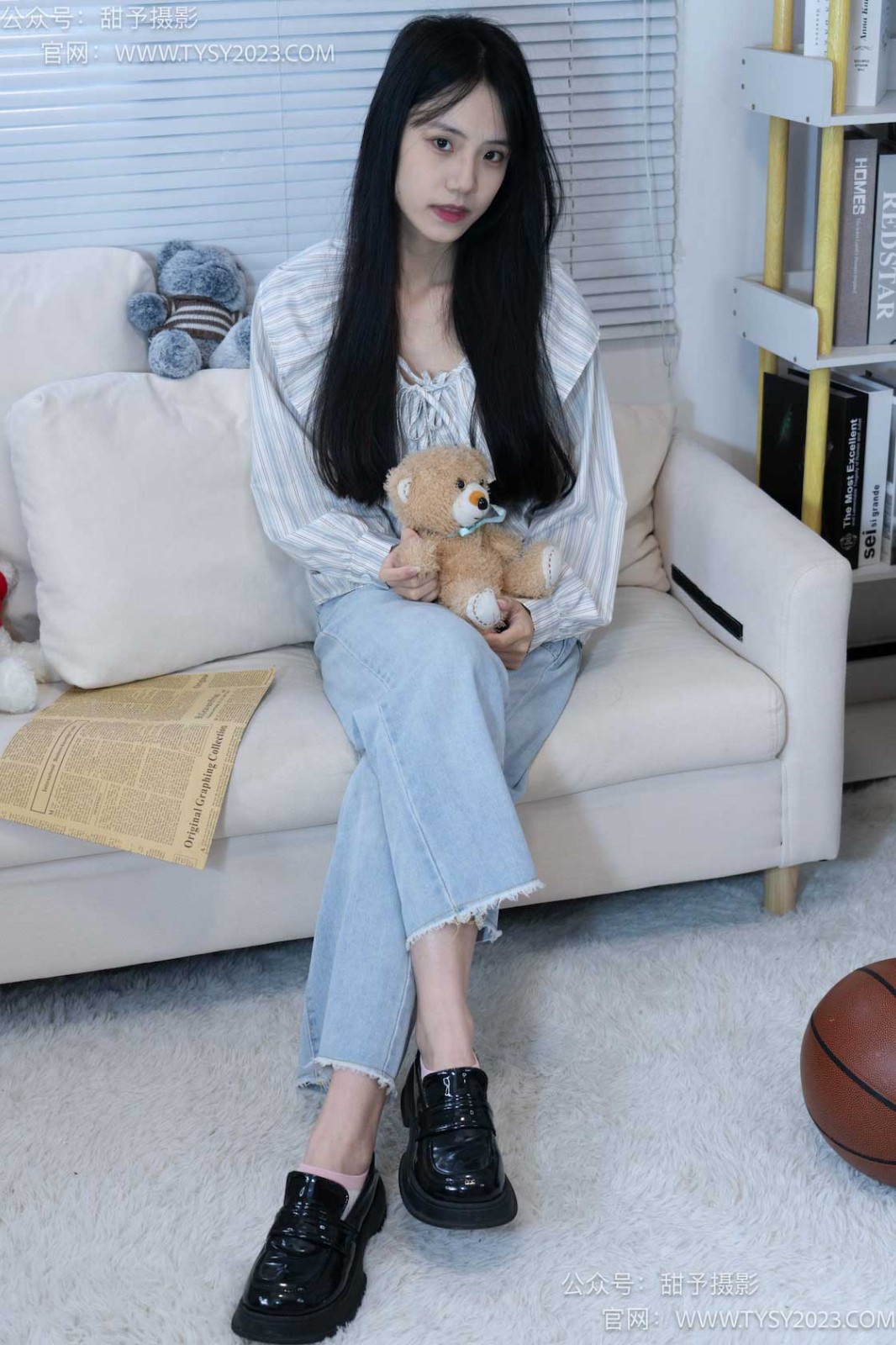 甜予摄影 NO.028 胡桃-皮鞋、白棉袜、裸足[124P/2V/10.06GB]插图2