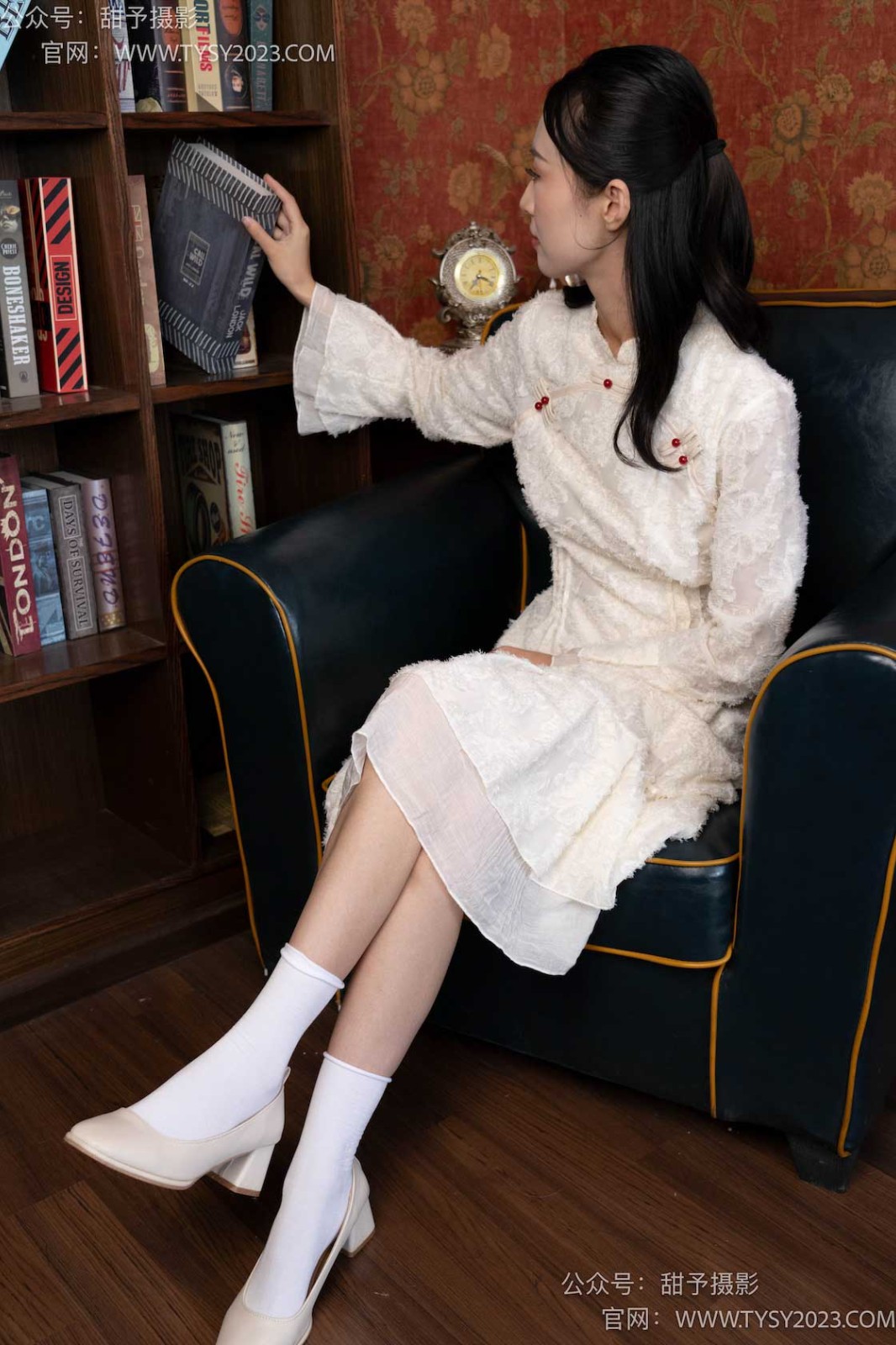 甜予摄影 NO.029 肉肉-高跟鞋、白棉袜、裸足[127P/2V/10.07GB]插图3