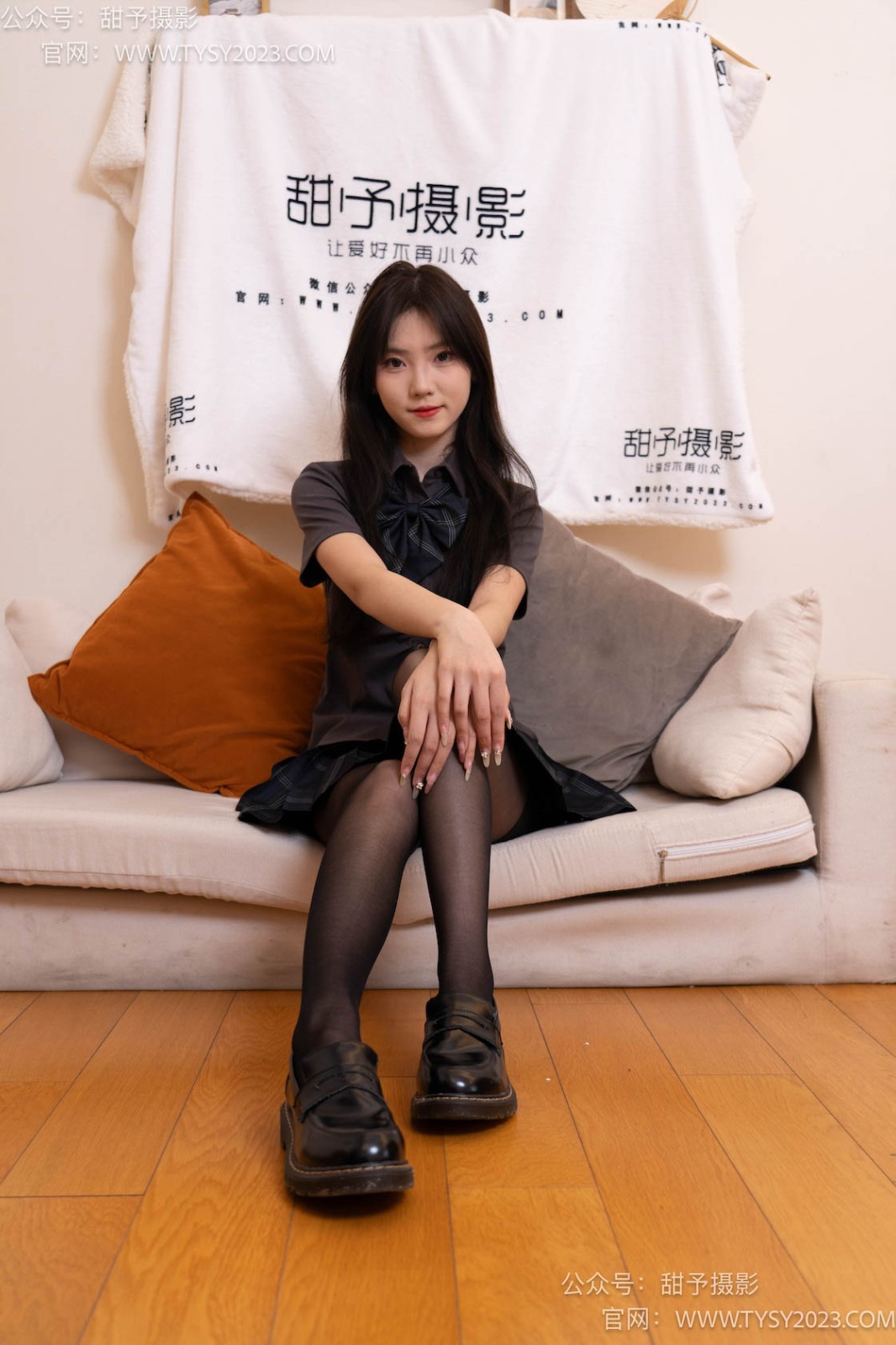 甜予摄影 NO.030 璇璇-皮鞋、黑丝（脚尖加固款）、裸足[122P/2V/9.79GB]插图4