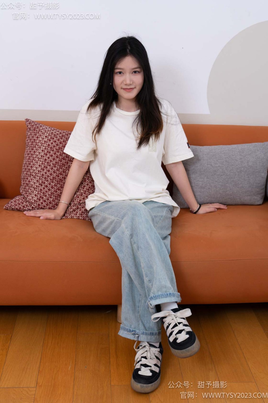 甜予摄影 NO.043 松松-帆布鞋、白棉袜、裸足[118P/2V/9.64GB]插图