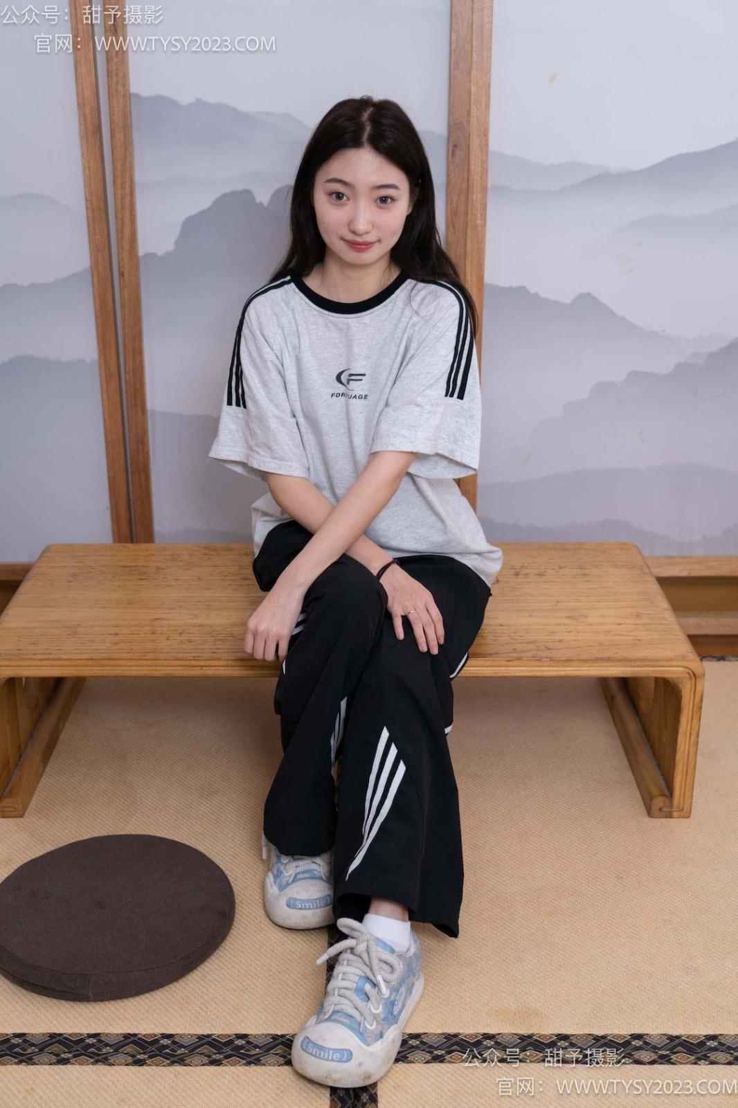 甜予摄影 NO.045 雪梨-帆布鞋、白棉袜、裸足[130P/2V/14.60GB]插图3