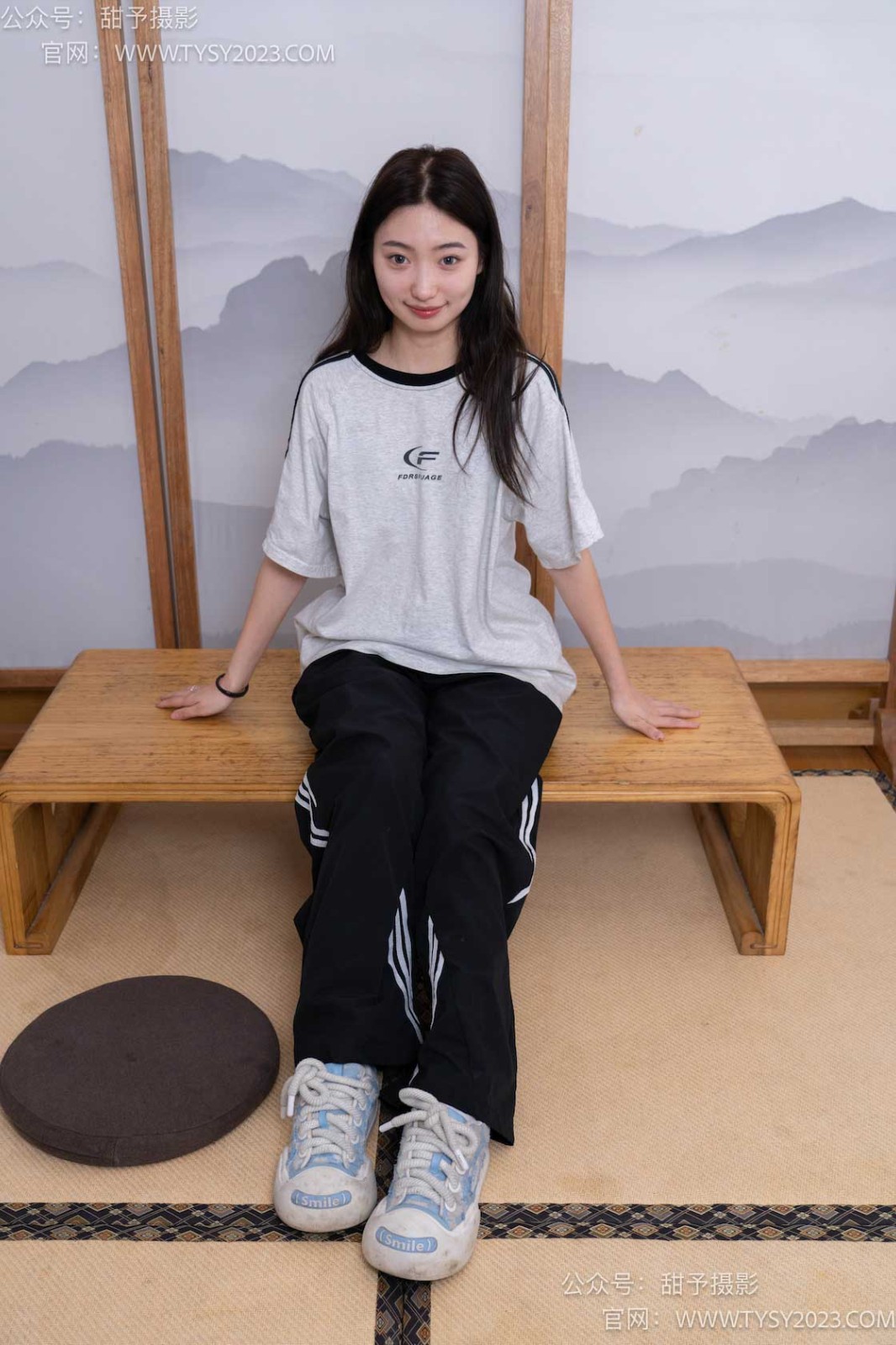 甜予摄影 NO.045 雪梨-帆布鞋、白棉袜、裸足[130P/2V/14.60GB]插图2