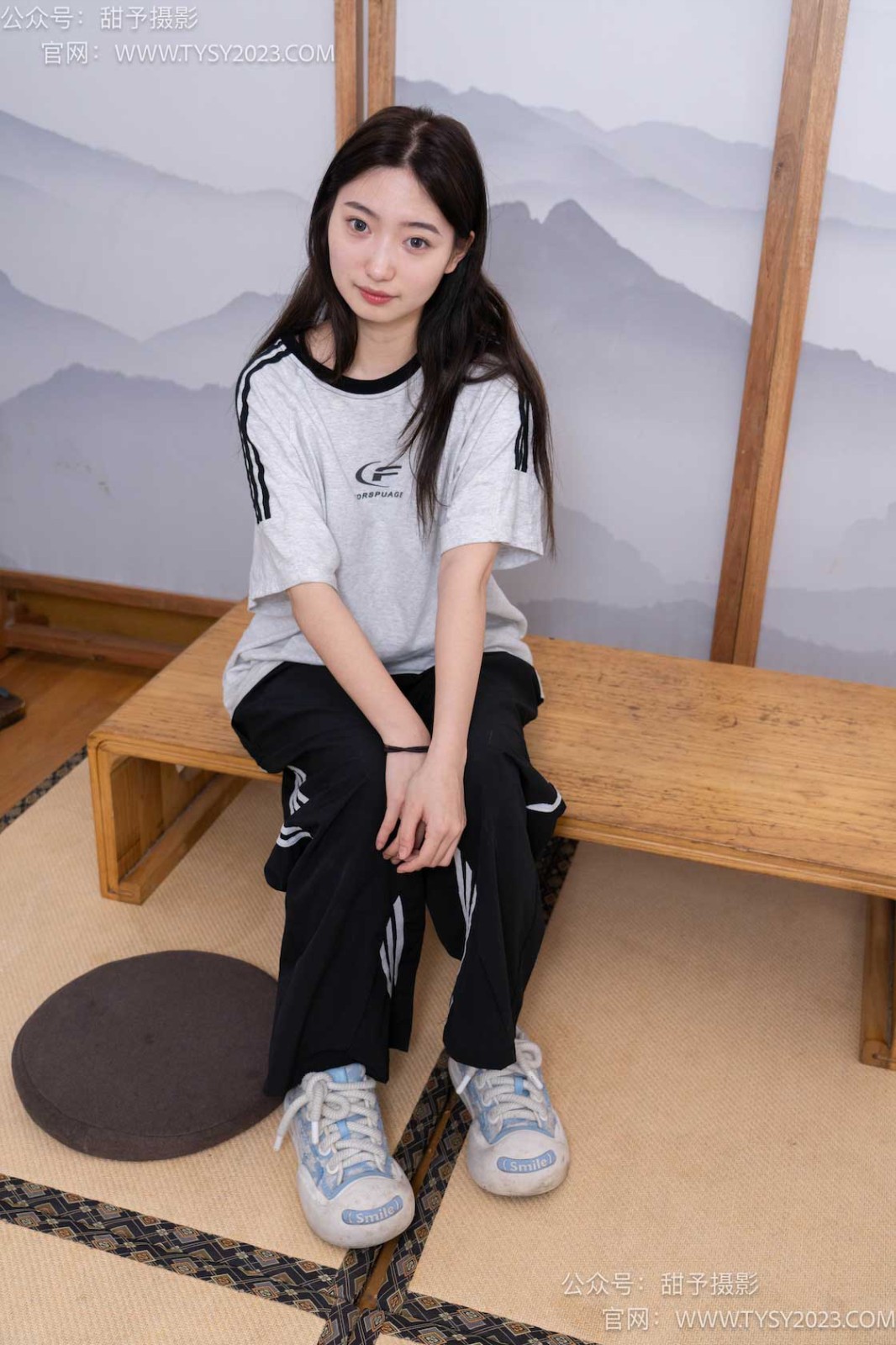 甜予摄影 NO.045 雪梨-帆布鞋、白棉袜、裸足[130P/2V/14.60GB]插图1