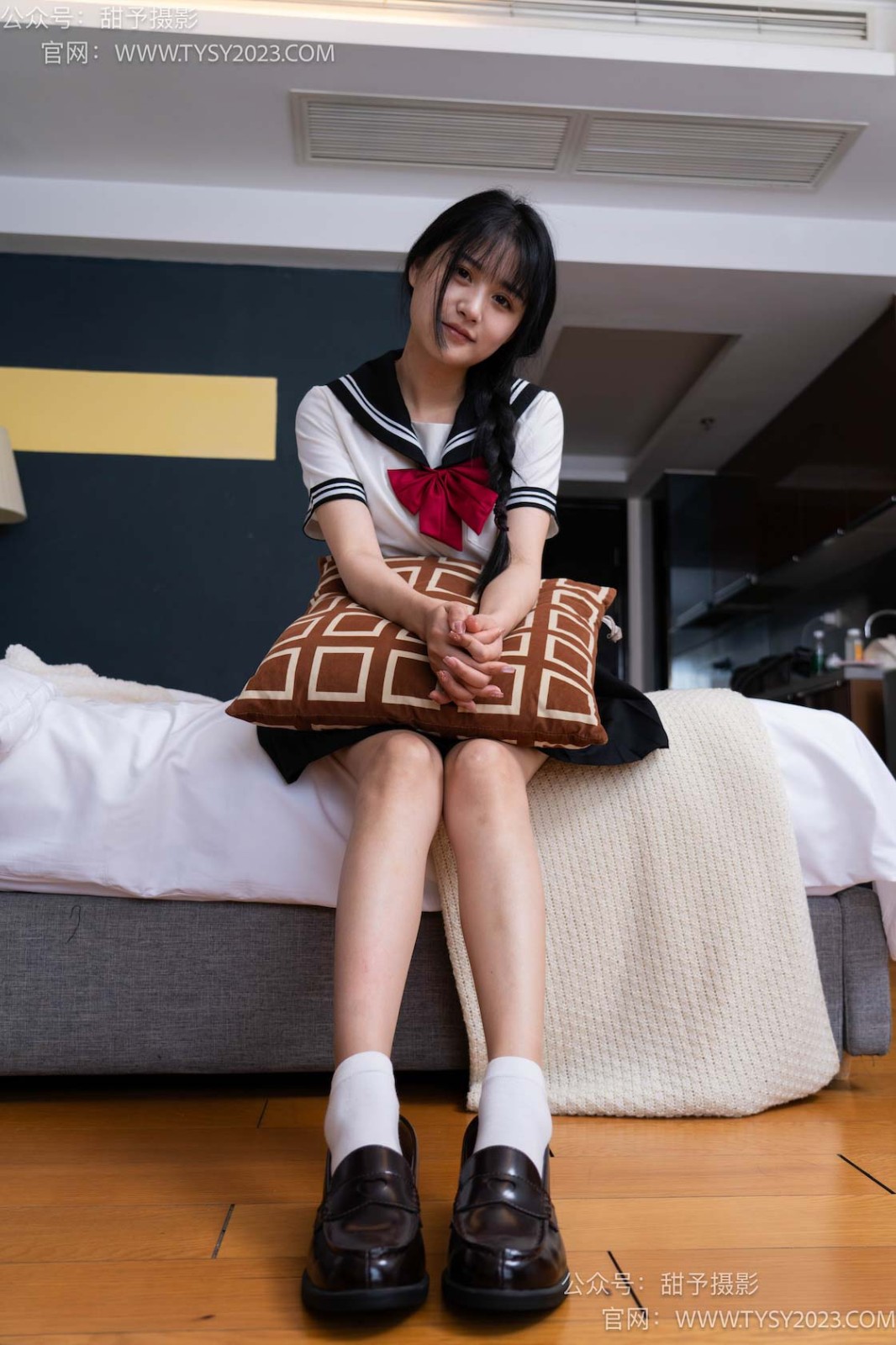 甜予摄影 NO.048 澜澜-皮鞋、凉鞋、白棉袜、黑棉袜、肉丝（脚尖加固款）、 [143P/2V/11.39GB]插图