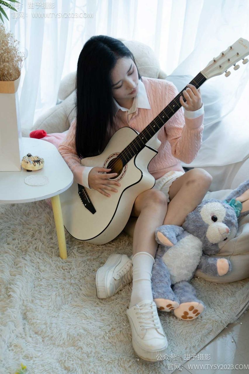 甜予摄影 NO.037 澜澜-板鞋、白棉袜、裸足[120P/2V/9.65GB]插图1