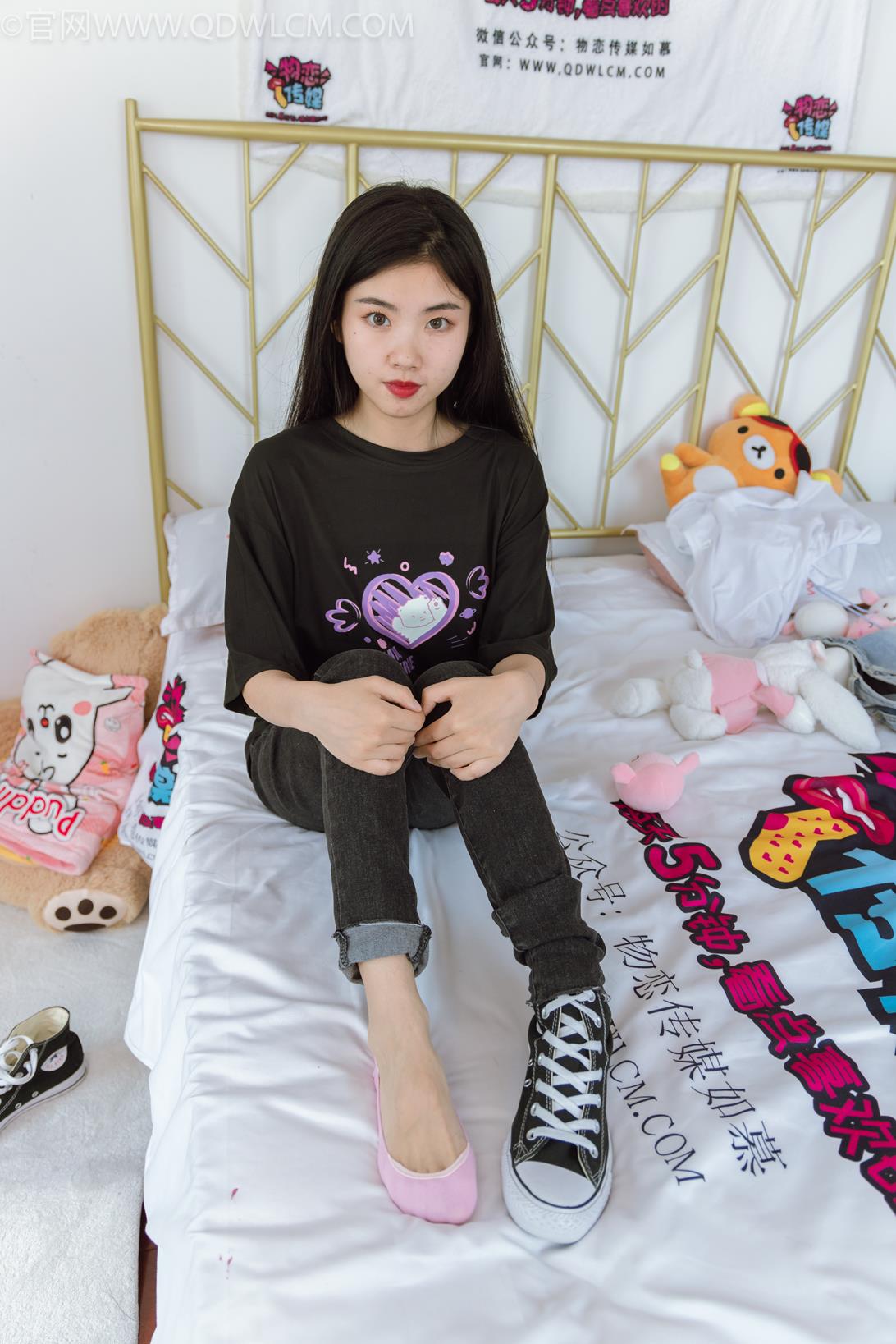 勿恋传媒 积分兑换036期 米米帆布鞋粉色船袜脚[145P/1V/4.26G]插图7