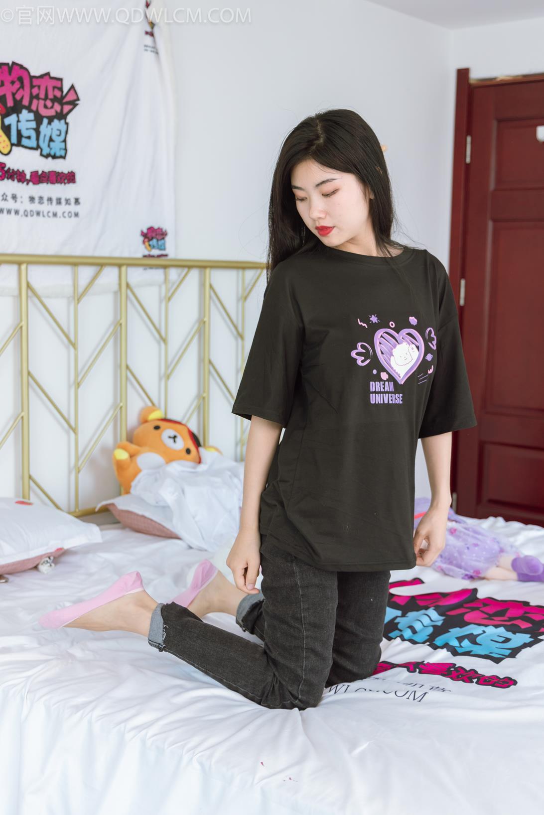 勿恋传媒 积分兑换036期 米米帆布鞋粉色船袜脚[145P/1V/4.26G]插图5