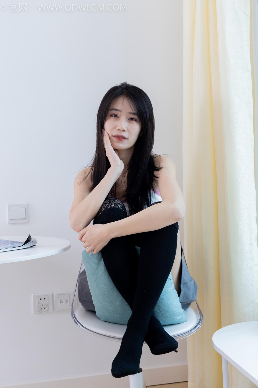 勿恋传媒 1922期 菜菜过膝黑丝袜阿迪帆布鞋[160P/1V/4.12G]插图6