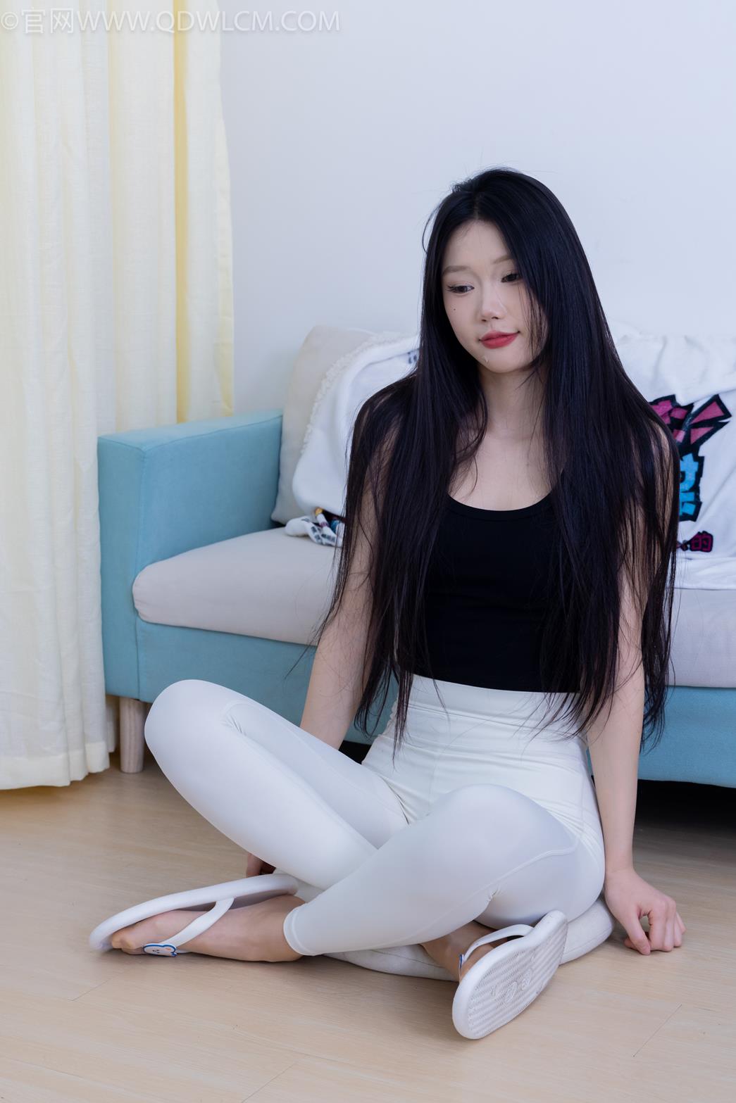 勿恋传媒 1933期 小竹瑜伽裤拖鞋 [160P/1V/4.71G]插图1