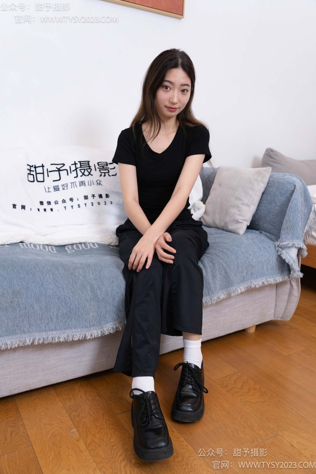 甜予摄影 NO.054 雪梨-皮鞋、白棉袜、肉丝（脚尖加固款） [130P/2V/9.92GB]插图1