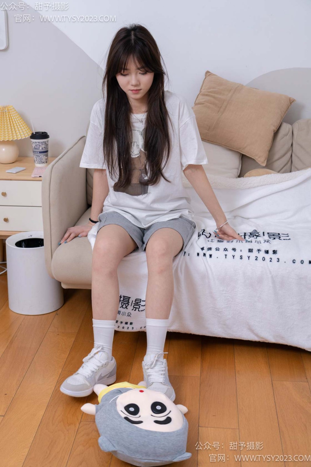 甜予摄影 NO.062 璇璇-板鞋、白棉袜、踩蜡笔小新玩偶剧情[134P/2V/11.29GB]插图