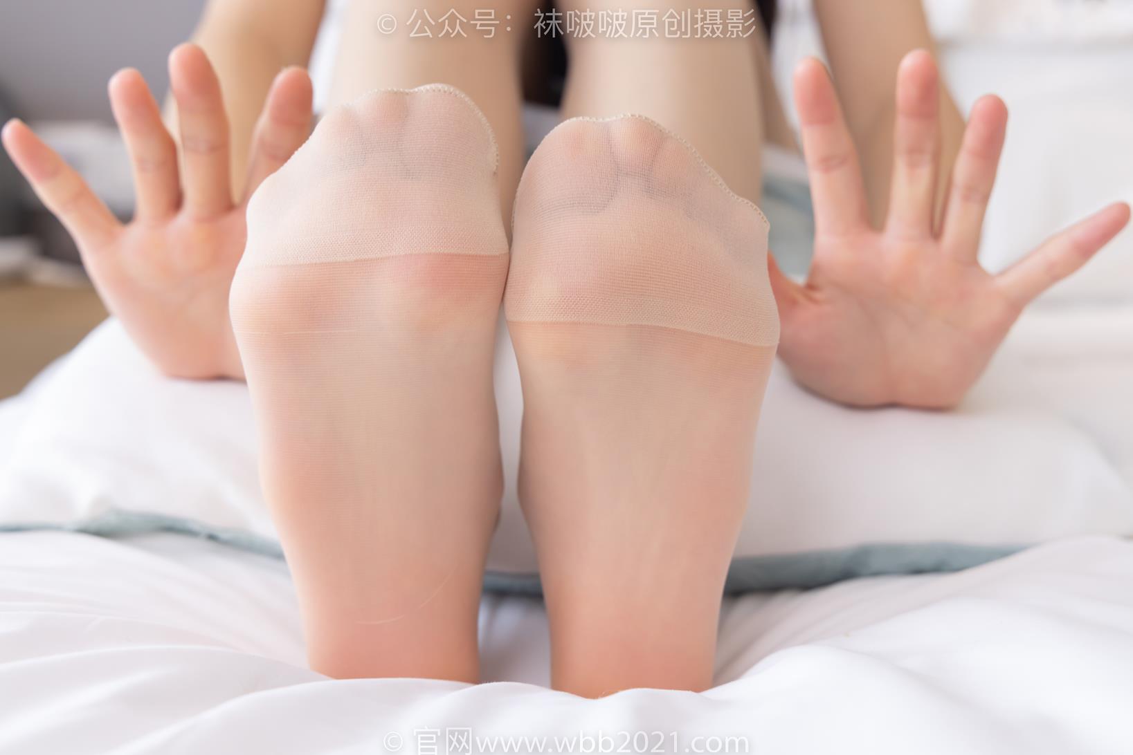 袜啵啵 380期花絮版 芝士高跟凉鞋平底鞋肉丝脚[150P/1V/5.9G]插图7