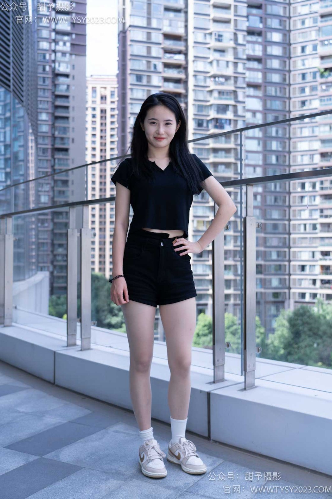 甜予摄影 NO.052 思思-板鞋、白棉袜、肉丝（脚尖加固款）[129P/2V/9.59GB]插图3