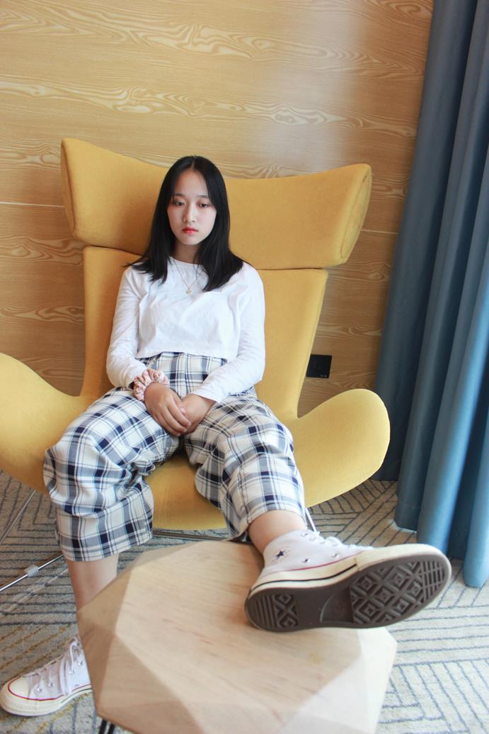 原创lucky三套衣服牛仔裤白裙帆布鞋白棉袜脚[709P/5V/4.71G]插图5