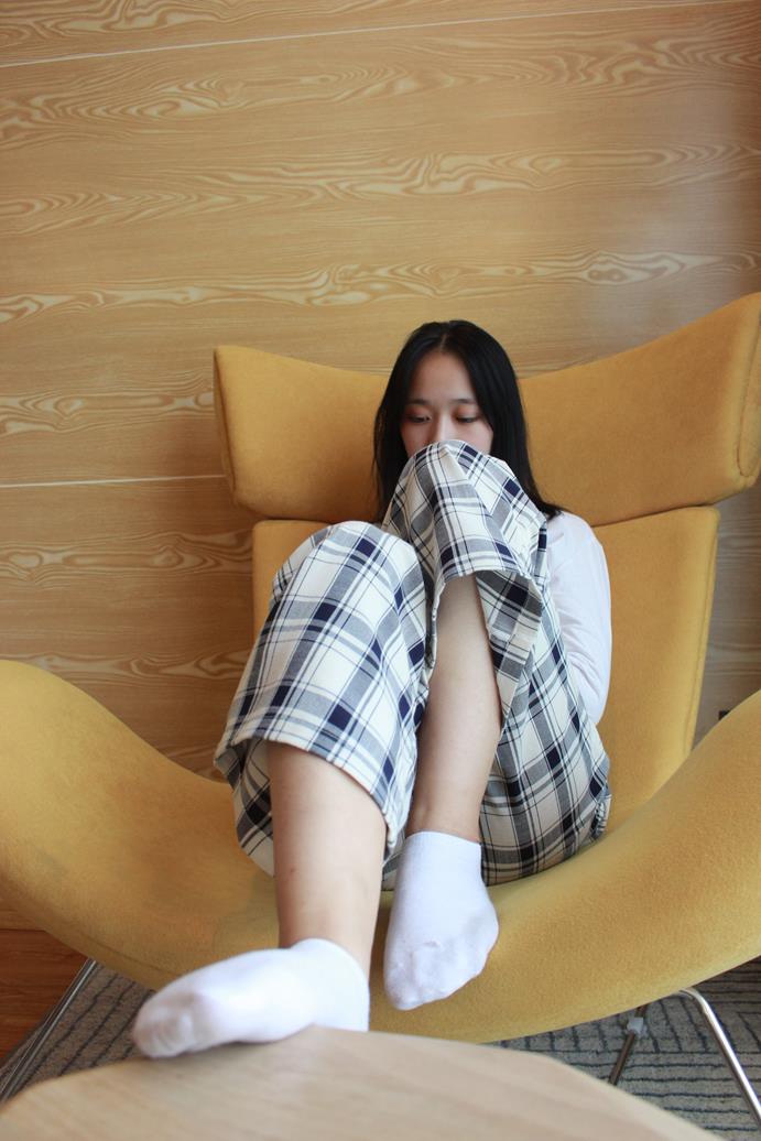 原创lucky三套衣服牛仔裤白裙帆布鞋白棉袜脚[709P/5V/4.71G]插图2