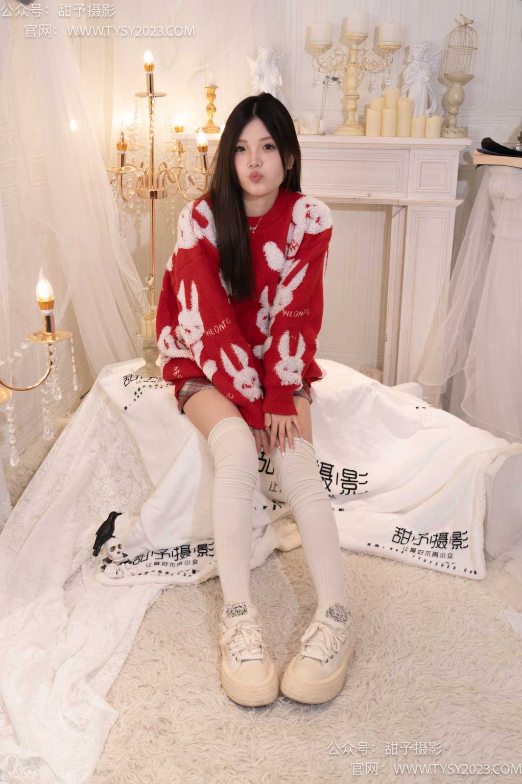 甜予摄影 NO.058 小熊-板鞋、过膝白棉袜、过稀薄白丝（脚尖加固款） [128P/2V/9.60GB]插图