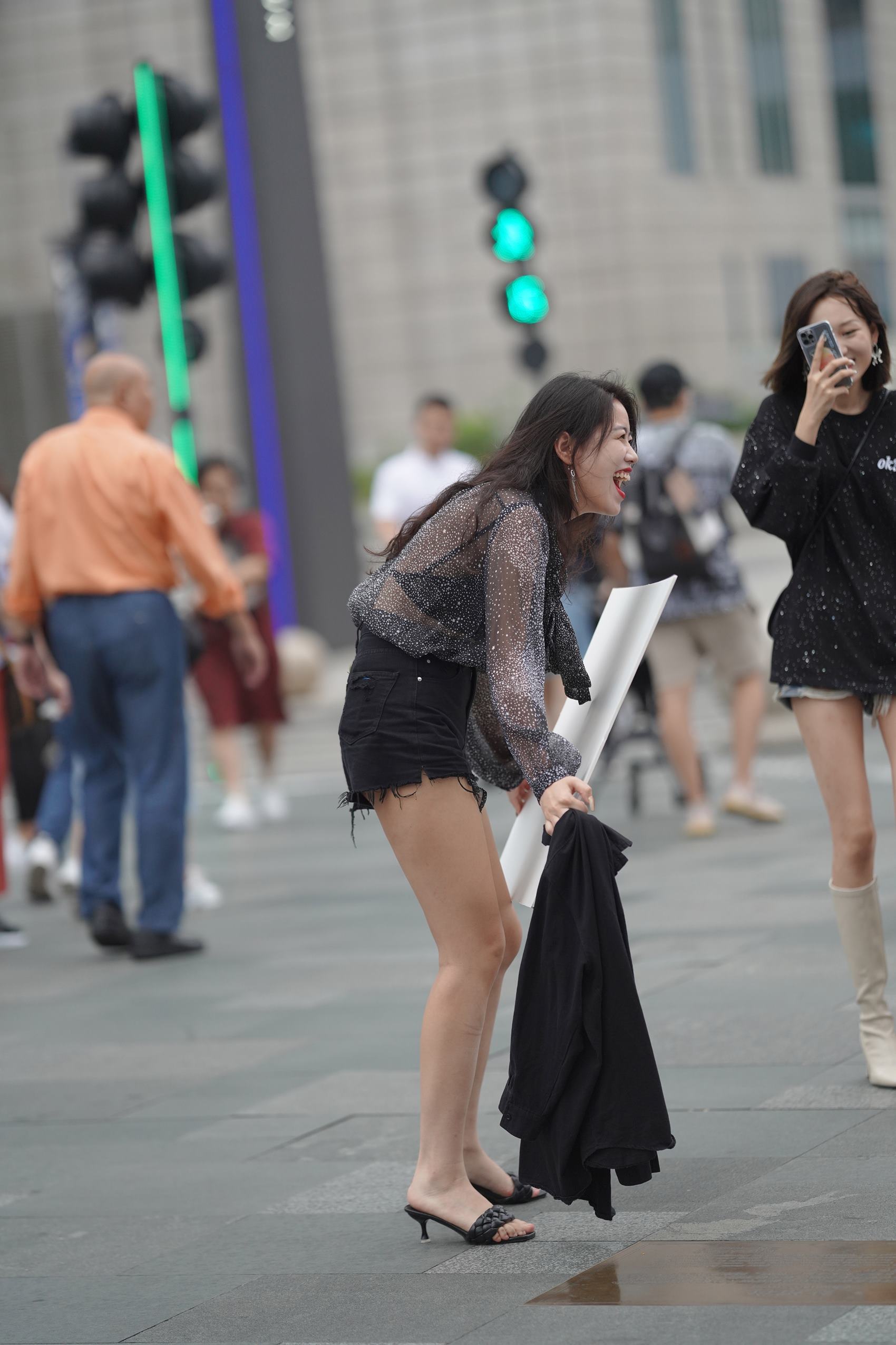 精选街拍作品 NO.2975 牛仔短裤笑开颜[108P/302MB]插图1