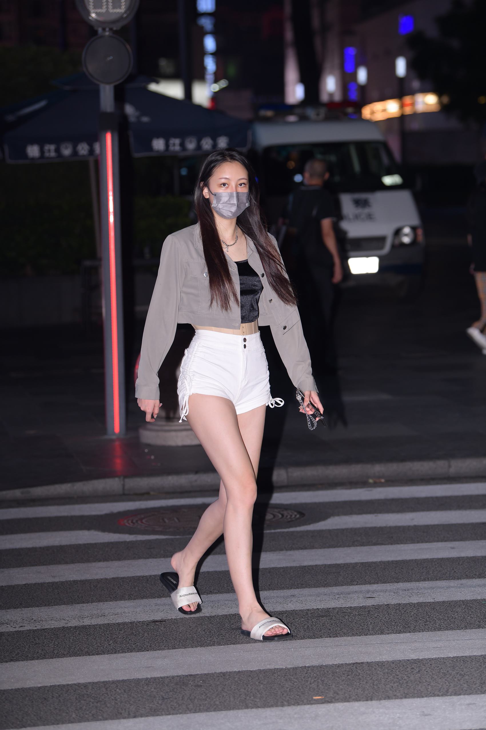 精选街拍作品 NO.2972 黑夜靓丽短裤[43P/66MB]插图2