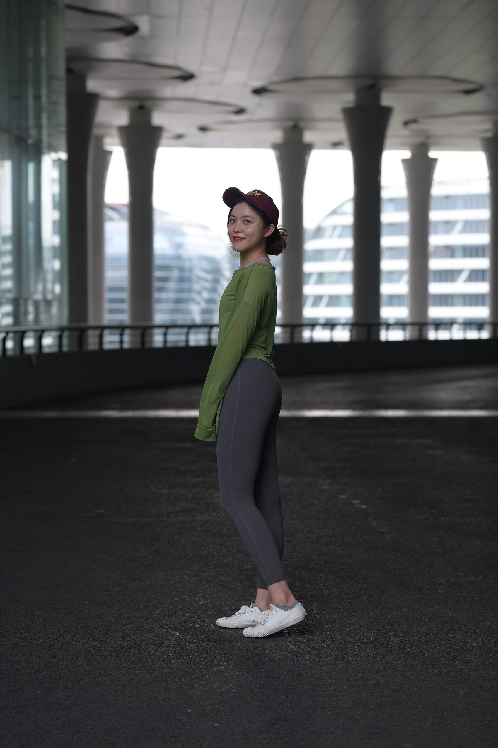 精选街拍作品 NO.2922 灰色瑜伽运动装[106P/178MB]插图1