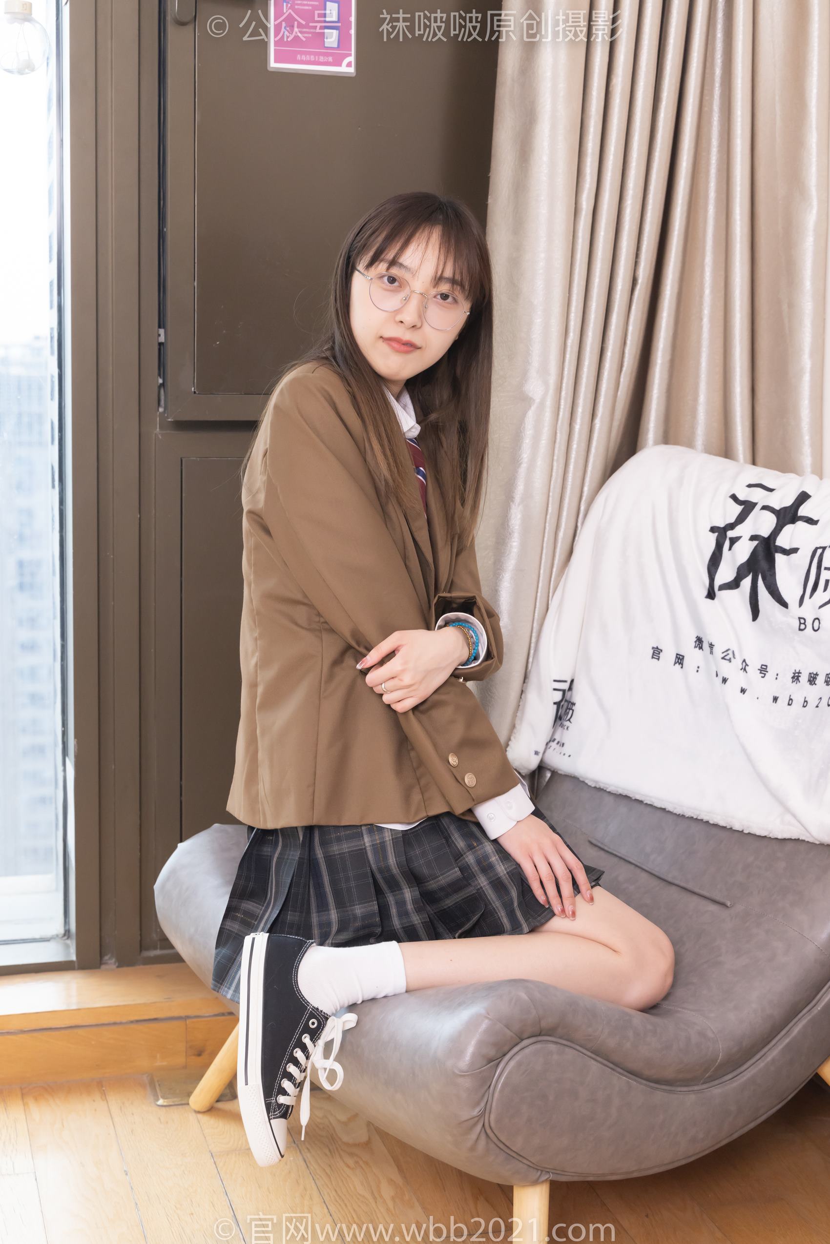 [BoBoSocks袜啵啵]NO.370 稚予-板鞋、白棉袜、灰色棉船袜[140P/1V/5.48GB]插图4