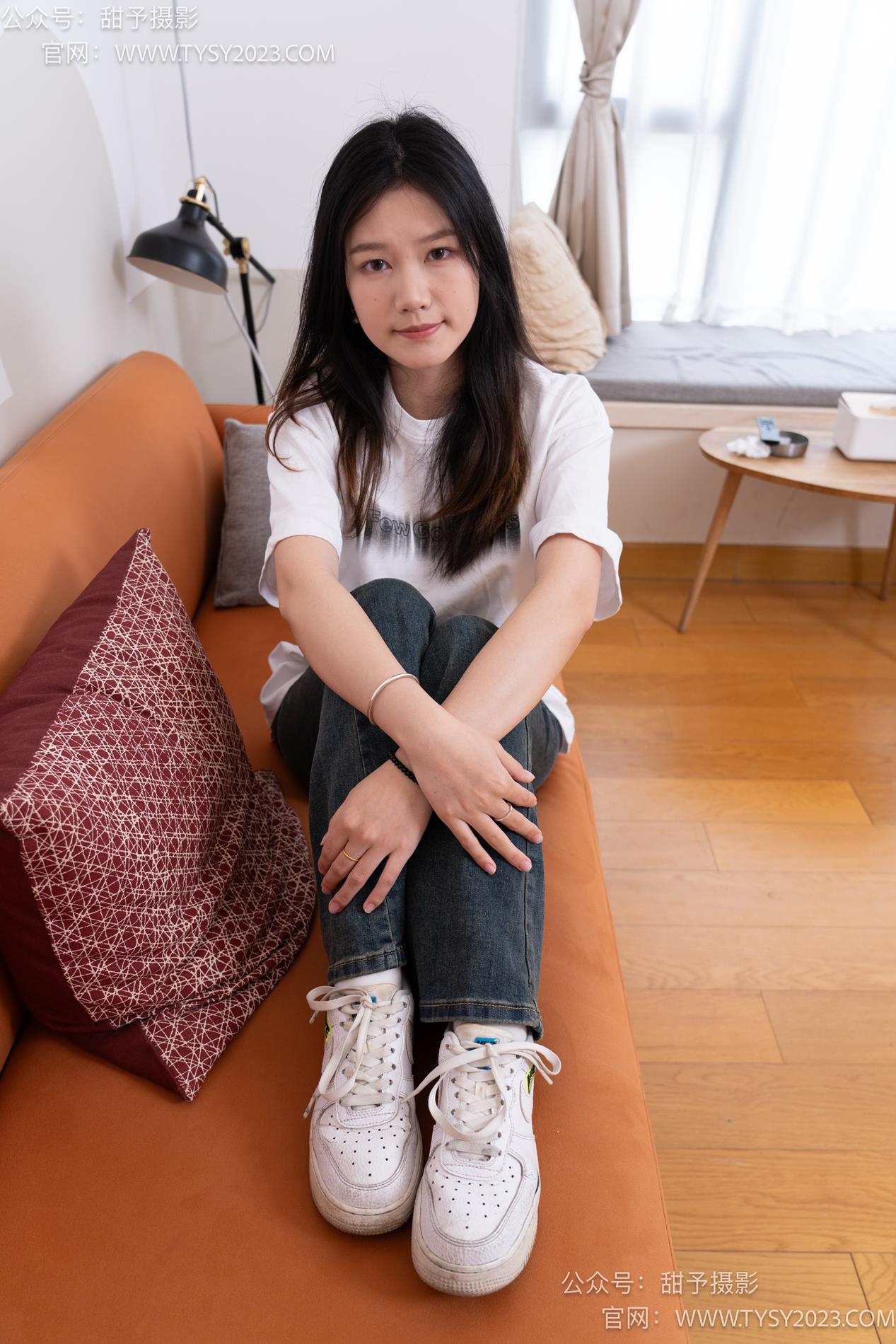 甜予摄影 070期：松松-板鞋、白棉袜、裸足[122P/2V/9.72G]插图6