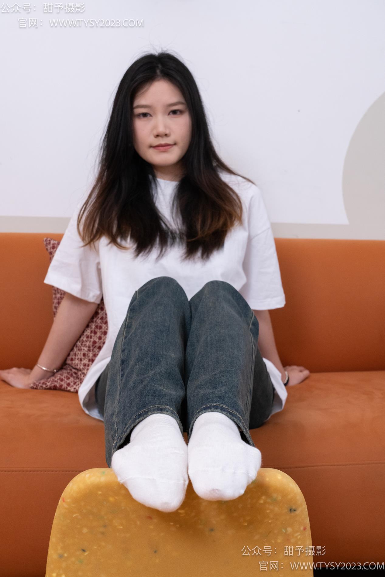 甜予摄影 070期：松松-板鞋、白棉袜、裸足[122P/2V/9.72G]插图5