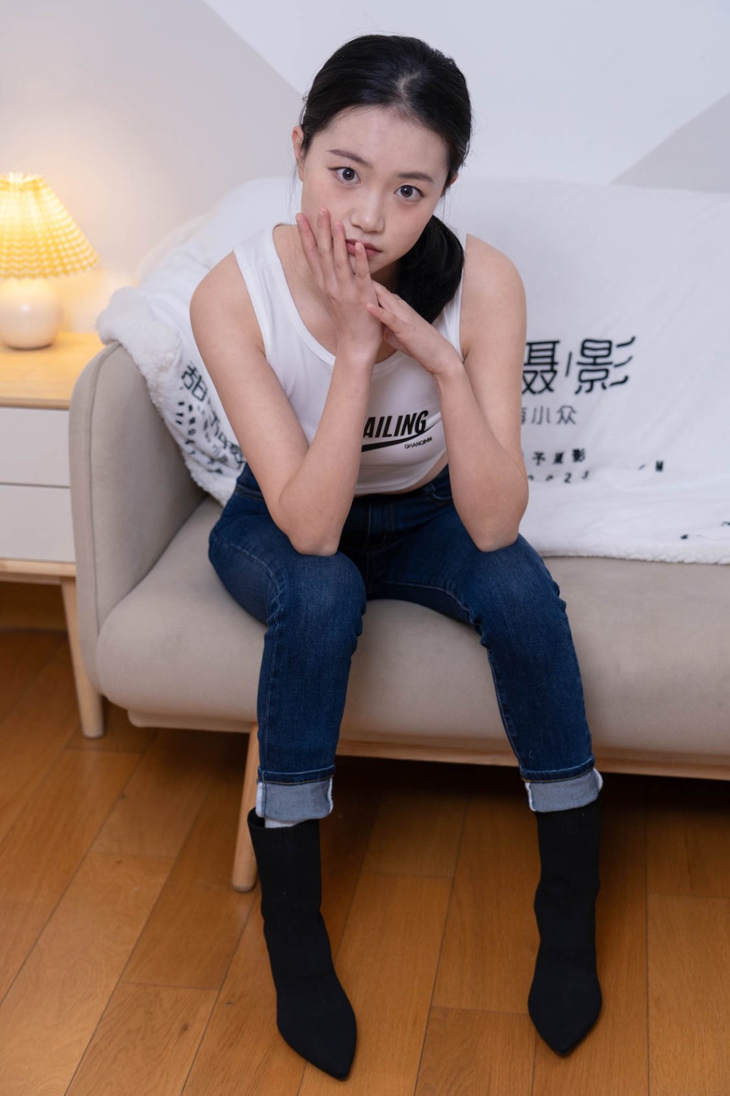 甜予摄影 NO.069 齐齐-短靴、人字拖、短白棉袜、长白棉袜、裸足 [170P/2V/11.42GB]插图2