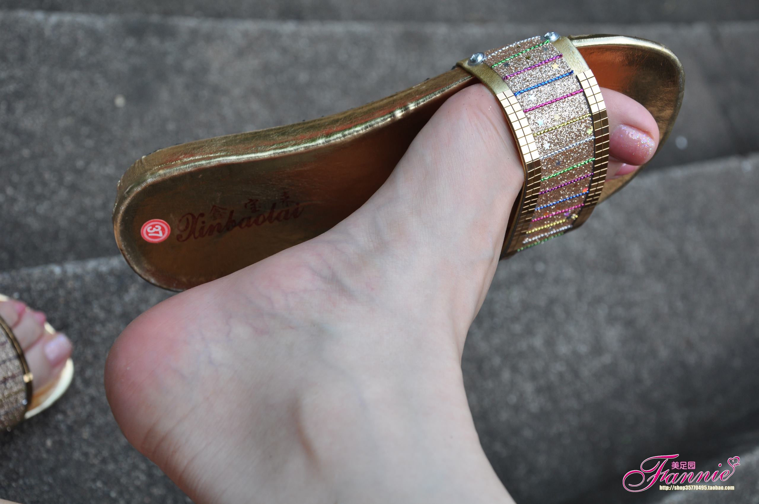 Fannie芬妮每足园 No.507 夏日足下 清爽靓丽 金色拖鞋[47P/140MB]插图