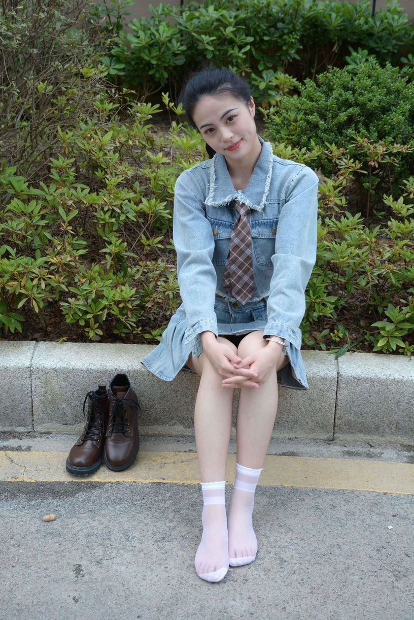 百合照片100P+花絮-025普通版/冰糖~《牛仔女孩》酷酷的我身穿一套牛仔装想策马奔腾了！[100P/1V/4.22G]插图4