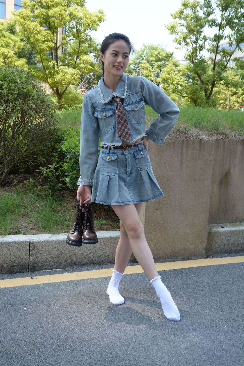 百合照片100P+花絮-025普通版/冰糖~《牛仔女孩》酷酷的我身穿一套牛仔装想策马奔腾了！[100P/1V/4.22G]插图7