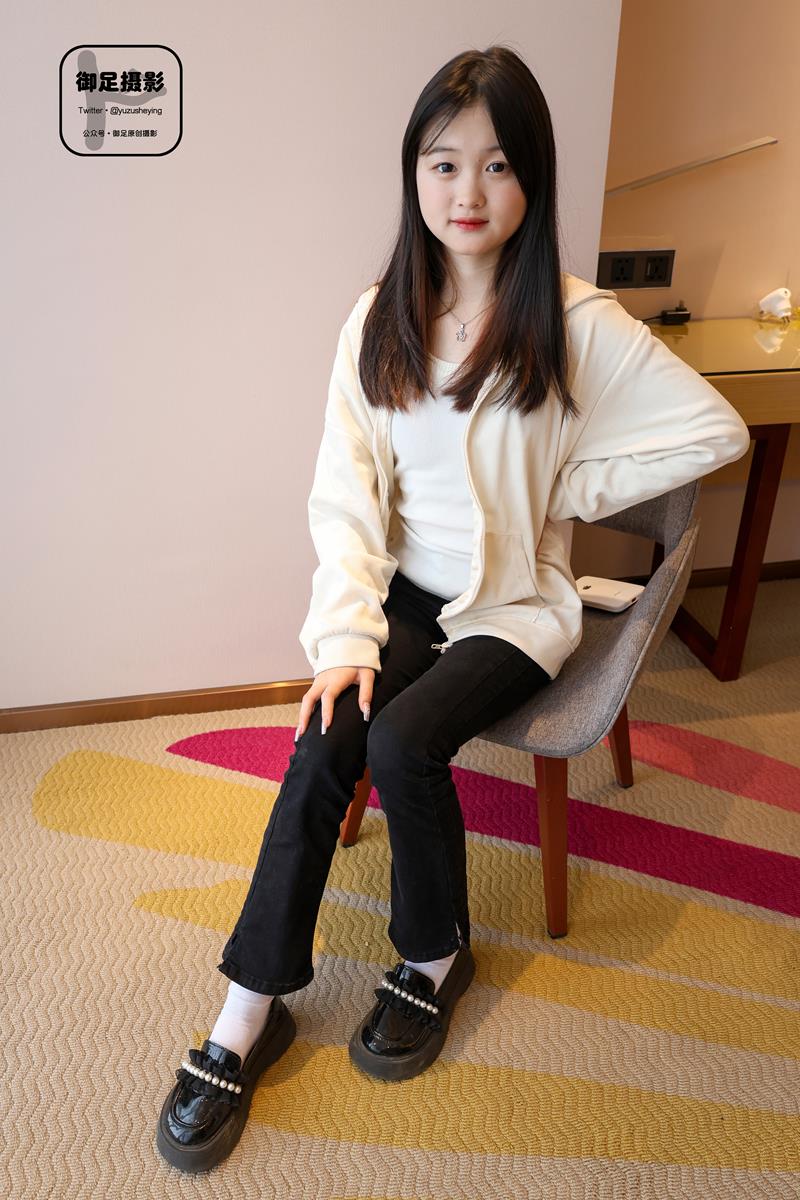 御足摄影 016期 小黑裤黑皮鞋白棉袜裸足[85P/1V/2.23G]插图6