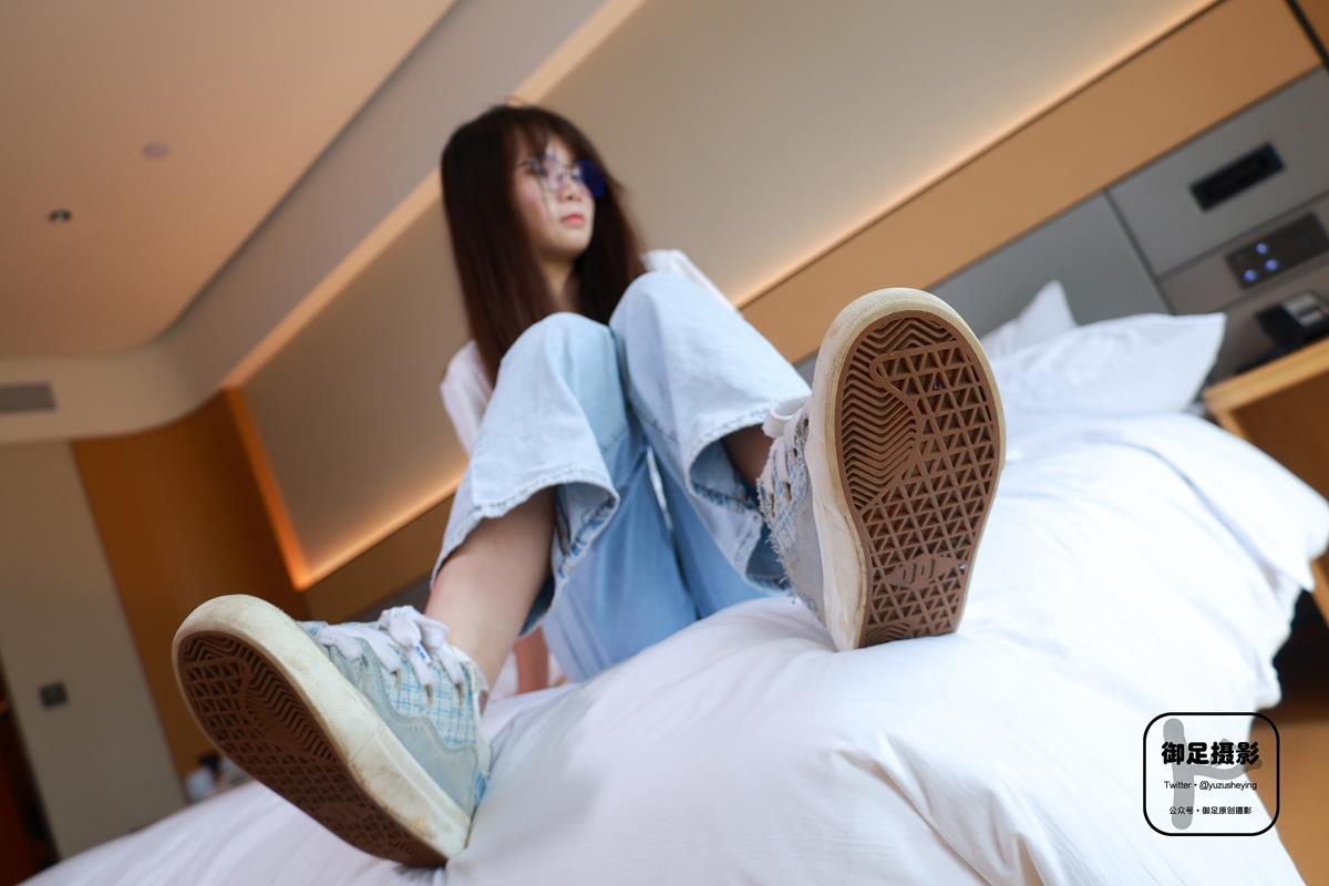 御足摄影 033期 牛仔裤帆布鞋白棉袜裸足[95P/1V/3.6G]插图4