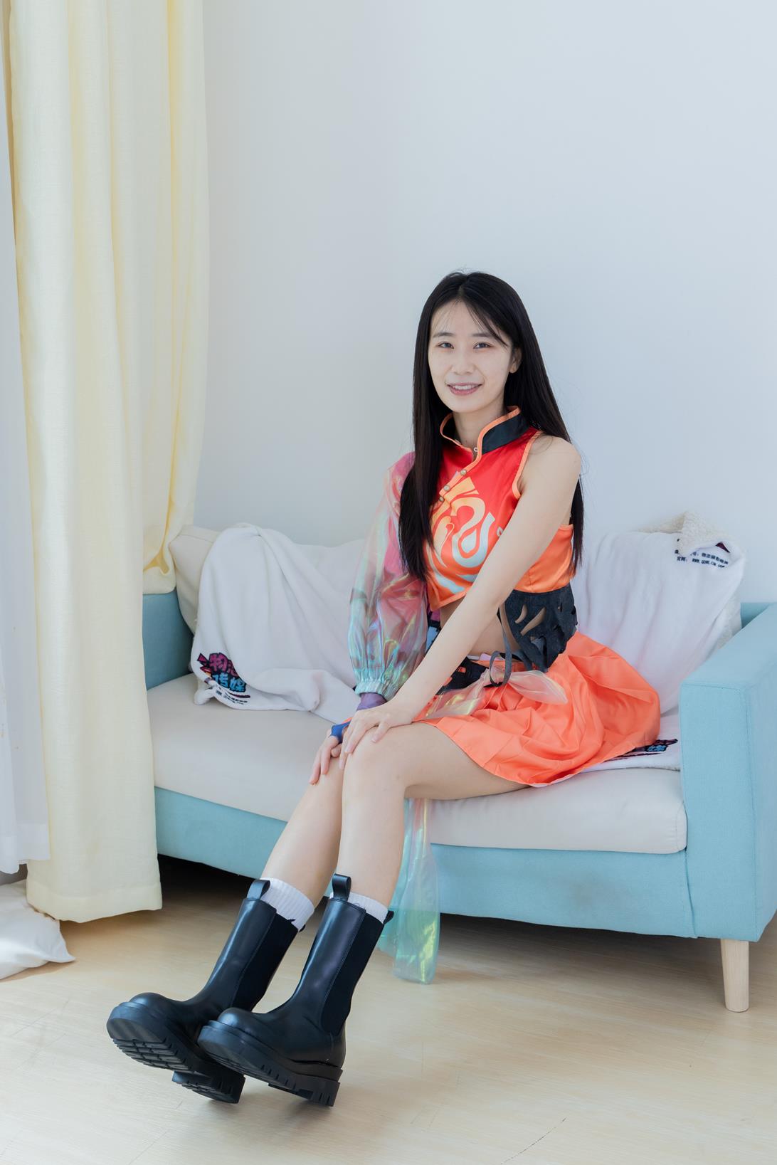 勿恋传媒 个人定制 菜菜马丁靴白棉袜脚[156P/1V/4.41G]插图4