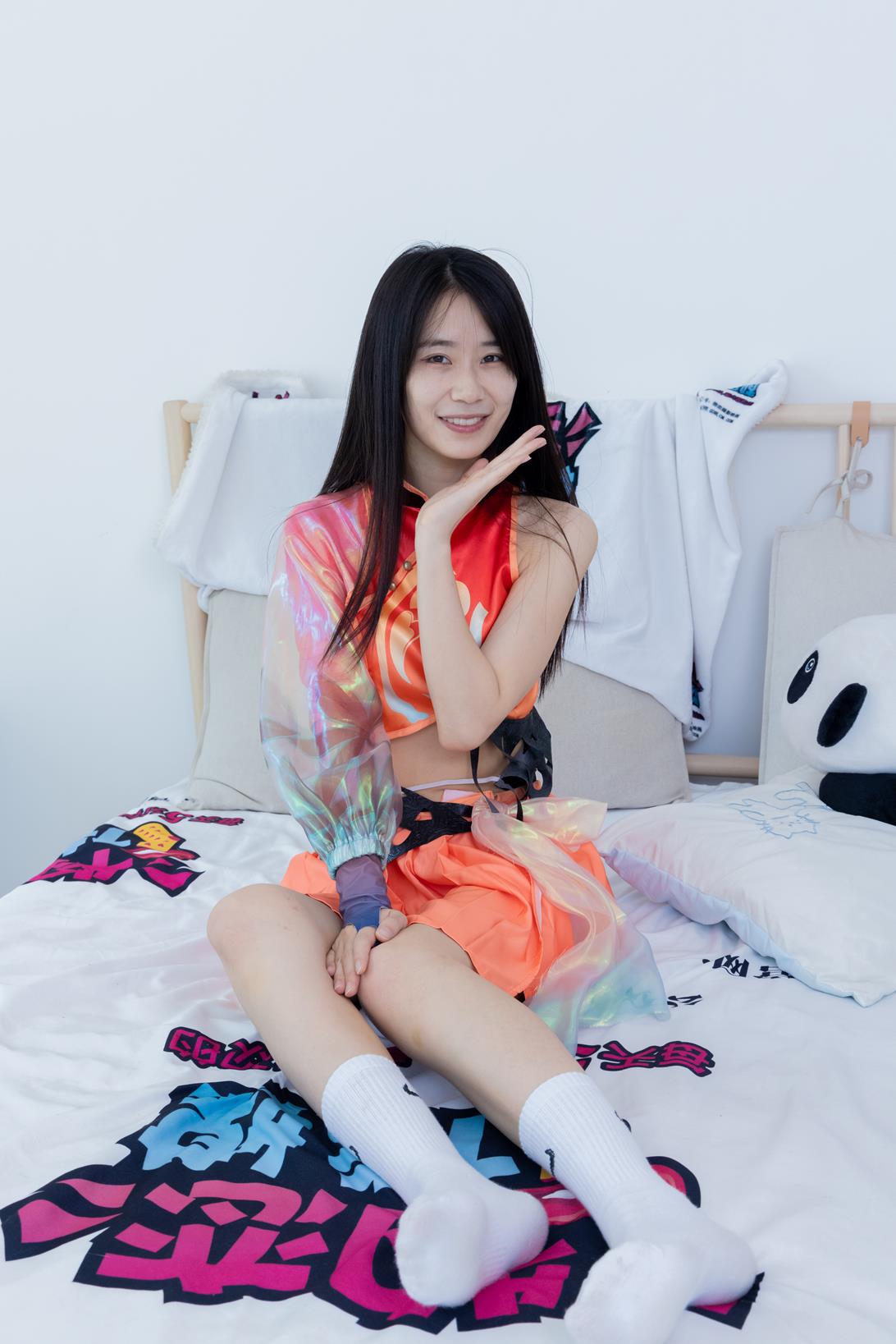 勿恋传媒 个人定制 菜菜马丁靴白棉袜脚[156P/1V/4.41G]插图1