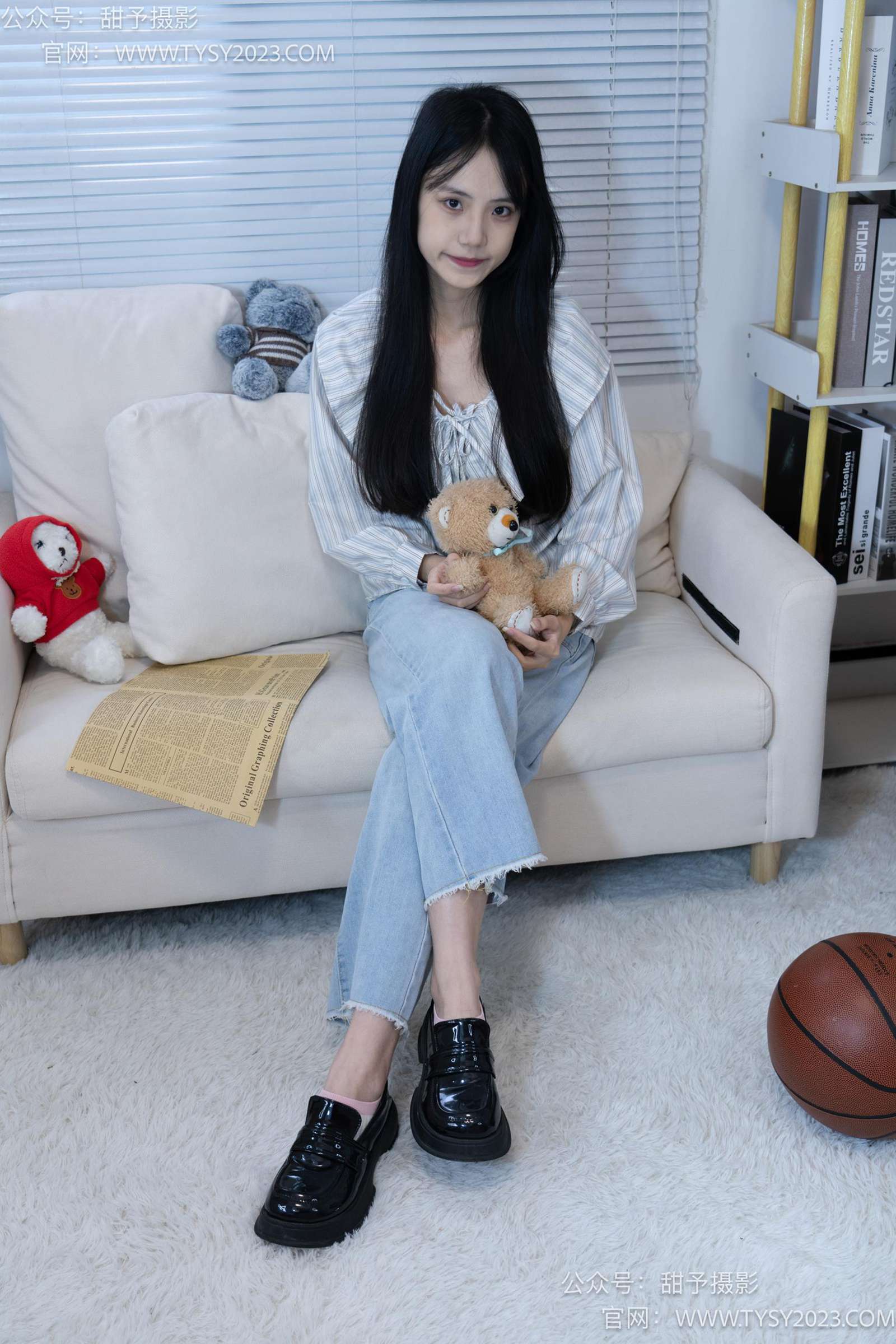 甜予摄影 NO.028 胡桃-皮鞋、白棉袜、裸足[124P/2V/10.0GB]插图1