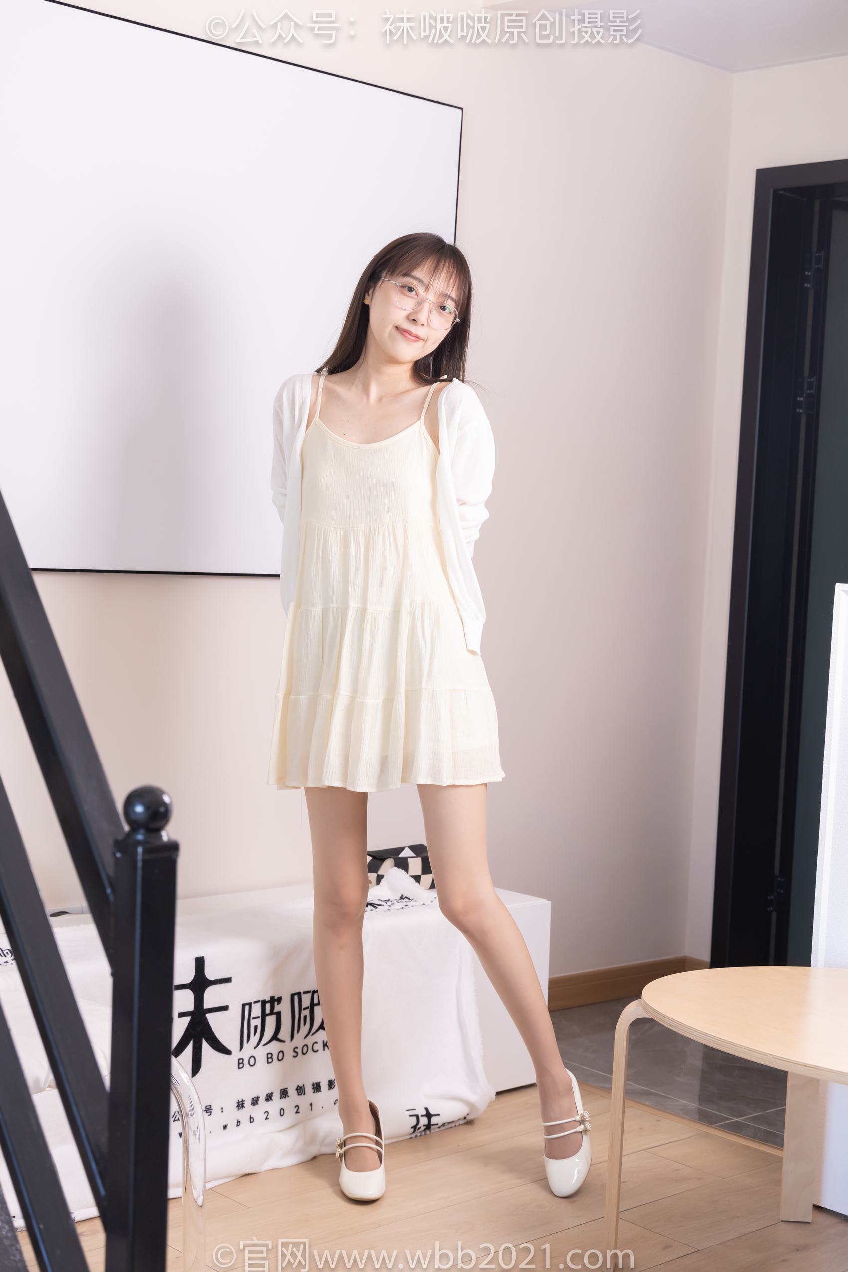 [BoBoSocks袜啵啵]NO.391 稚予-两双高跟鞋、肉丝、油亮白丝、裸足[145P/1V/6.56GB]插图1