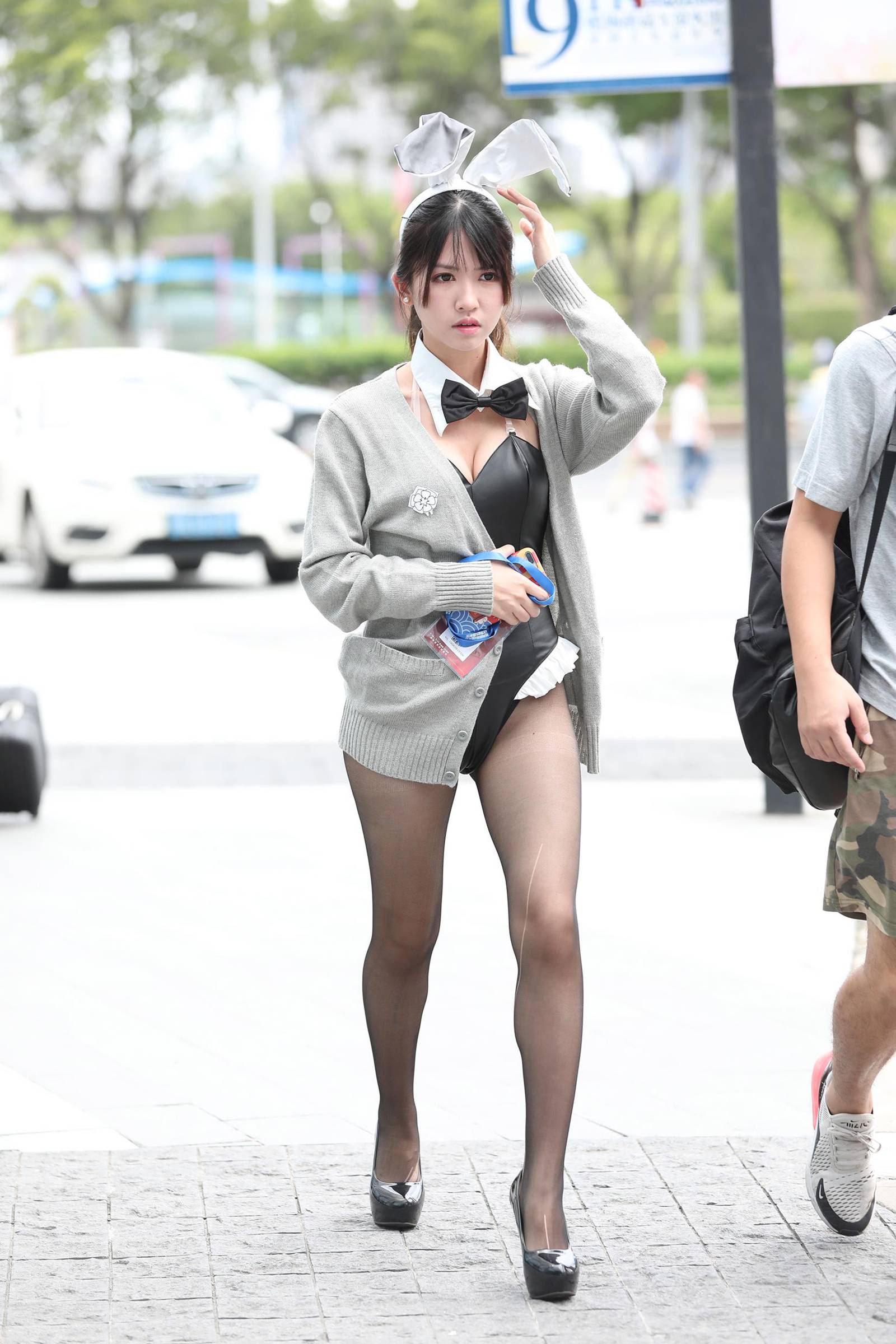 精选街拍作品 NO.3708 黑色连体衣黑丝高跟[34P/48MB]插图1