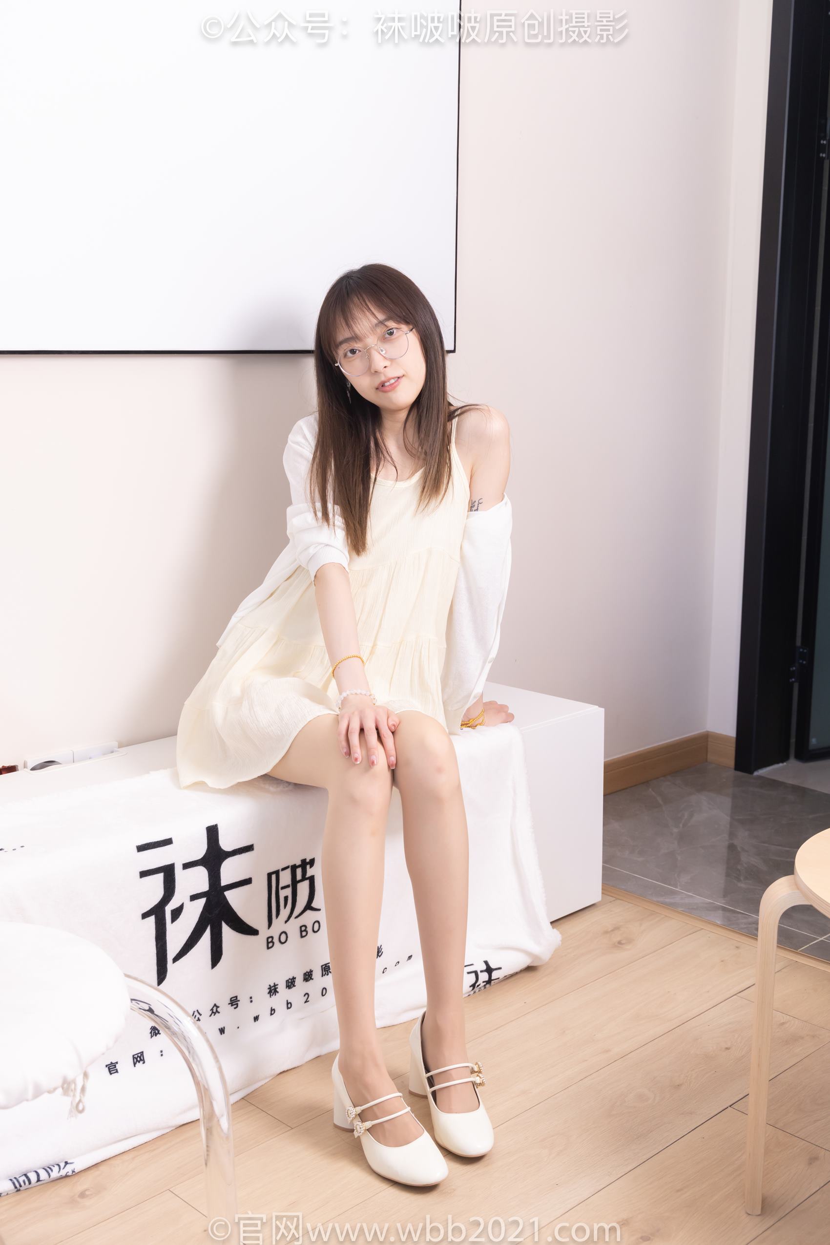 [BoBoSocks袜啵啵]NO.391 稚予-两双高跟鞋、肉丝、油亮白丝、裸足[145P/1V/6.56GB]插图2