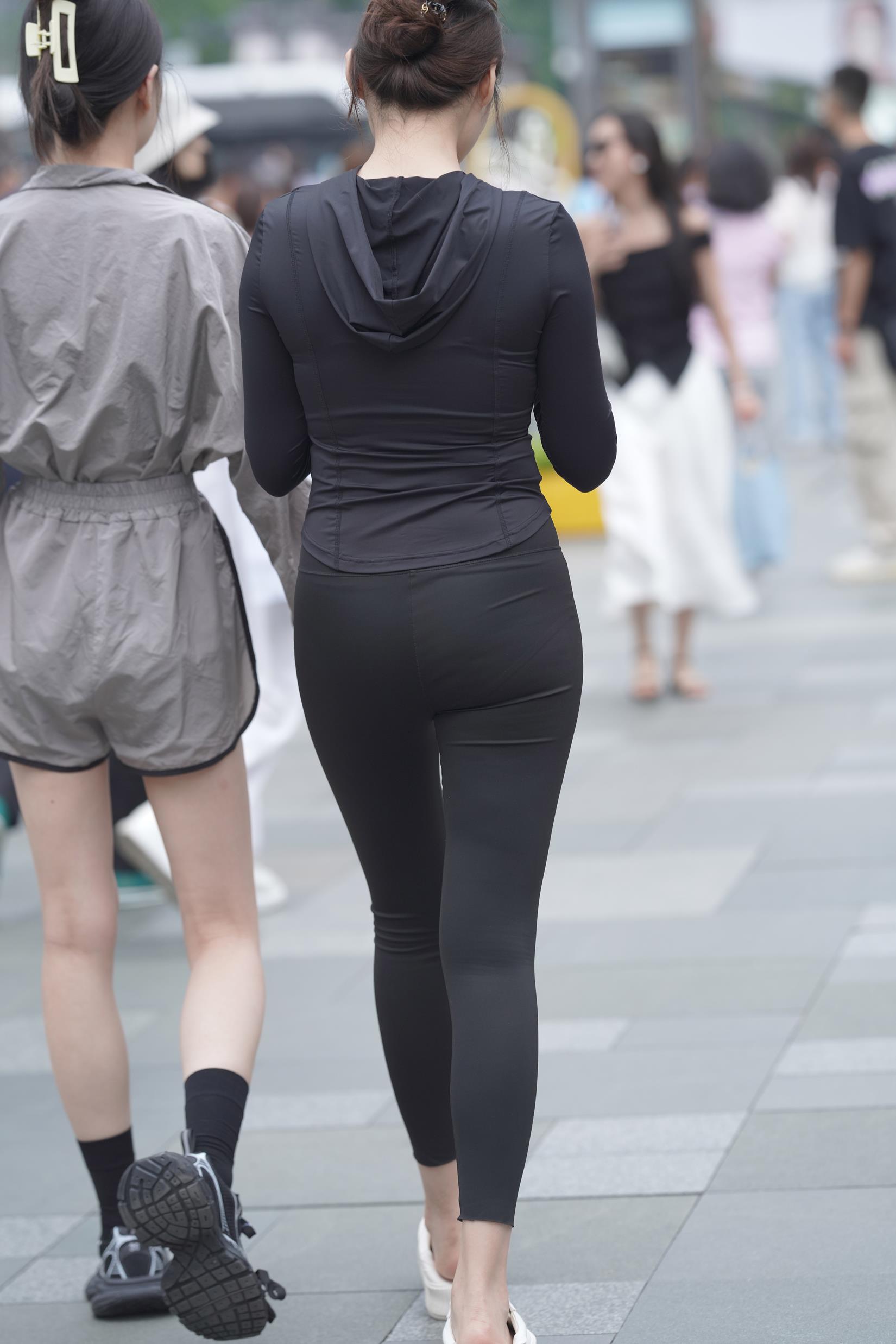 精选街拍作品 NO.3693 黑色仅身裤[35P/69MB]插图3