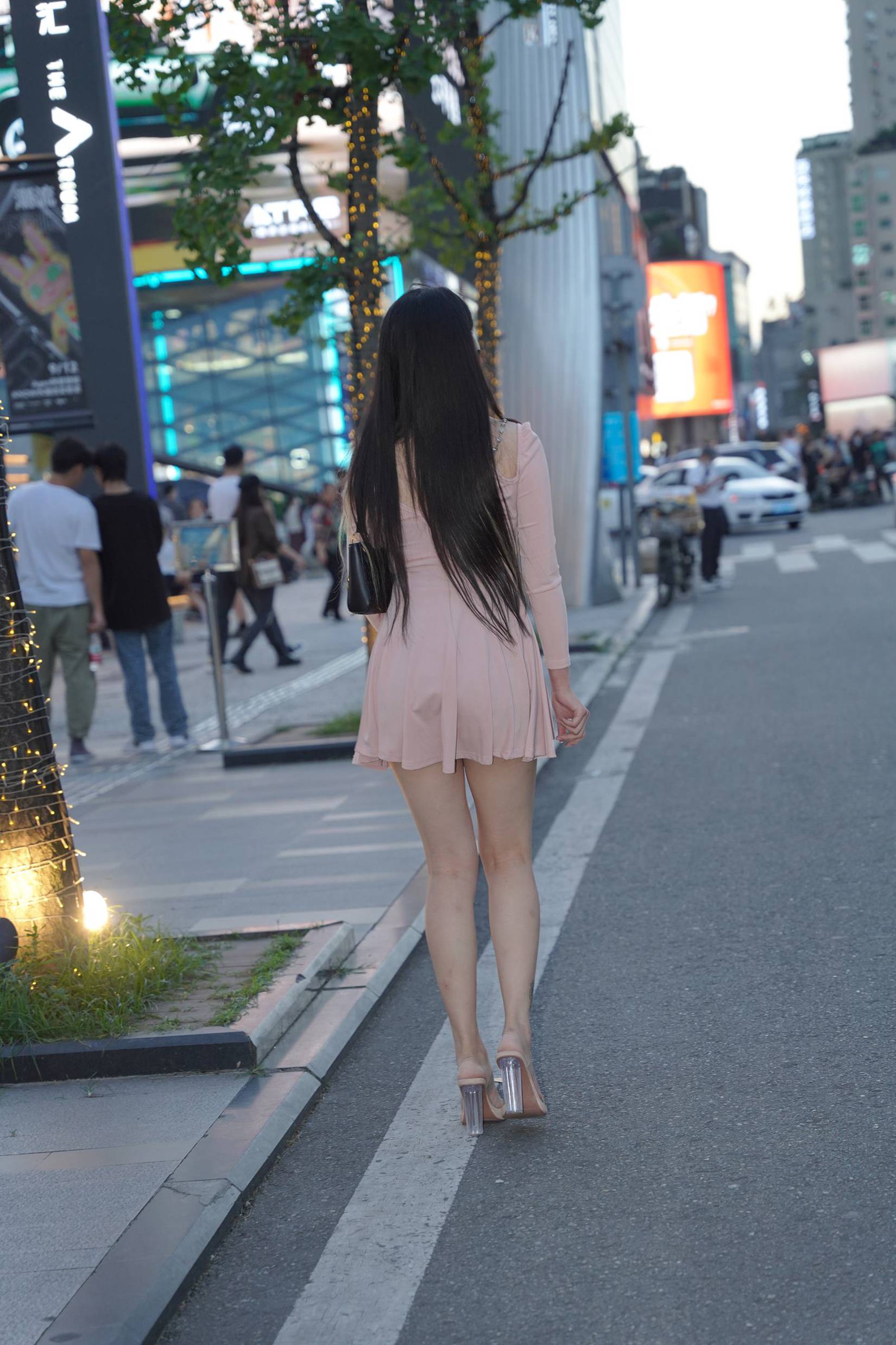 精选街拍作品 NO.3036 粉裙女神[64P/201MB]插图3