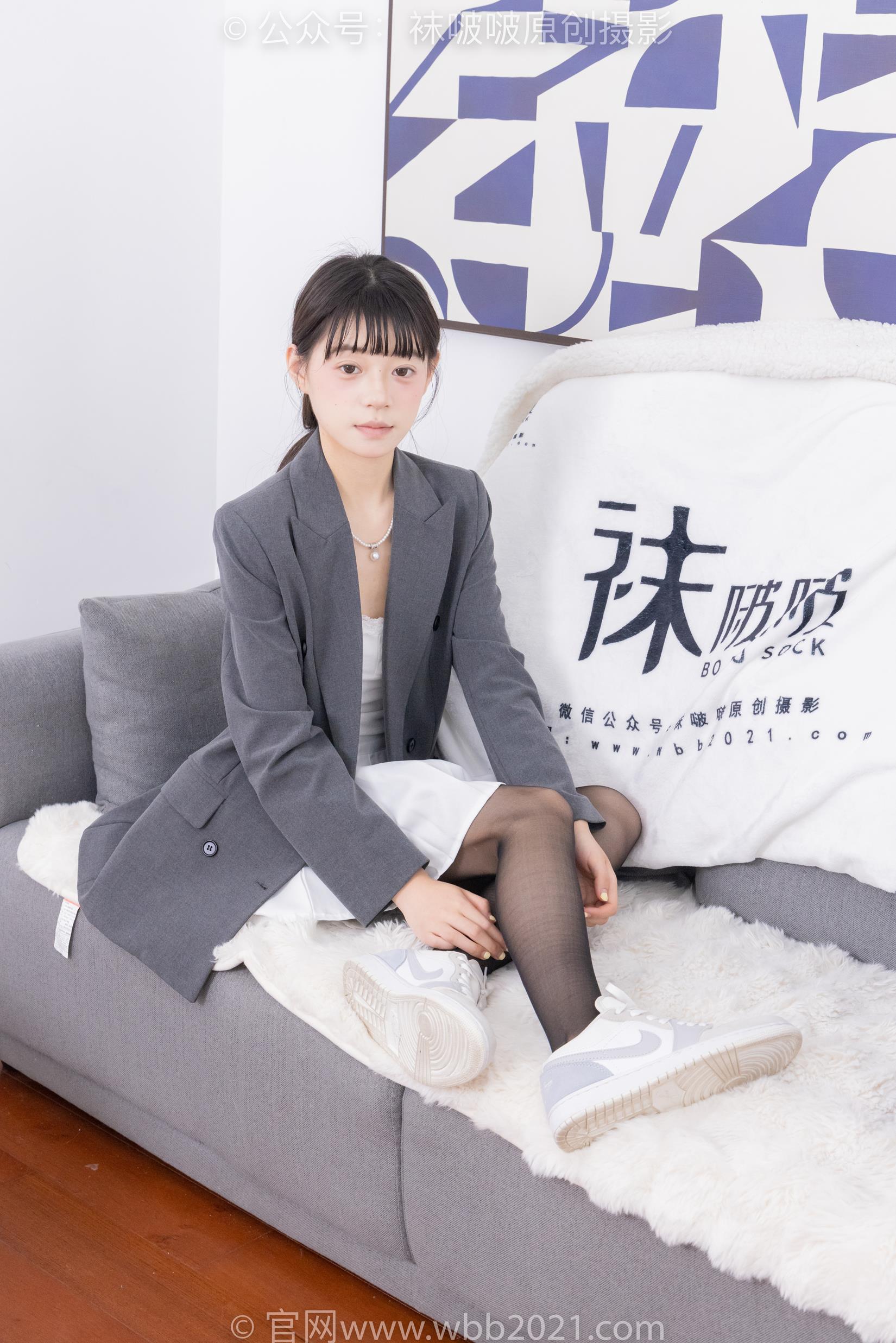 [BoBoSocks袜啵啵]NO.404 糯米-板鞋、黑丝、ol风[145P/1V/6.13GB]插图2