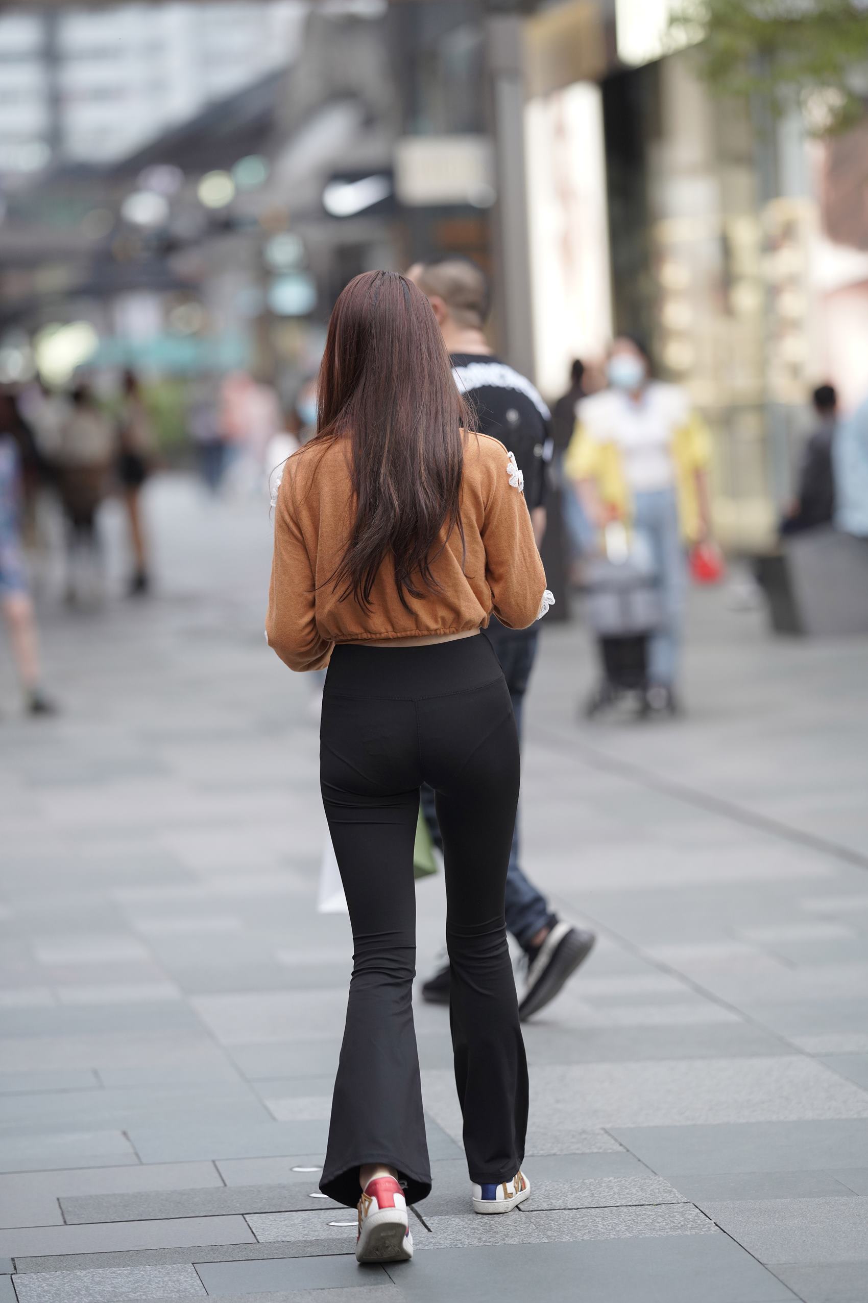 精选街拍作品 NO.3056 紧致黑裤[51P/150MB]插图