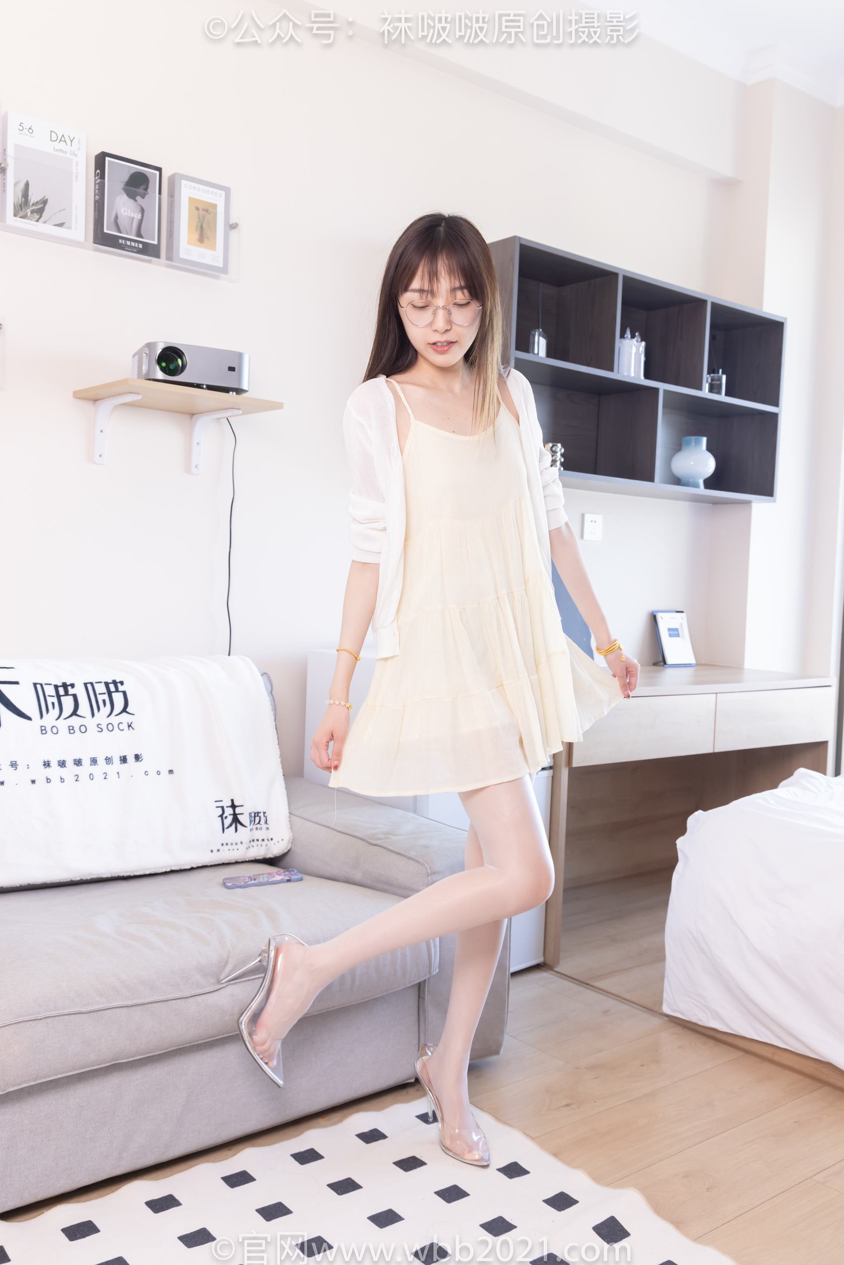 [BoBoSocks袜啵啵]NO.391 稚予-两双高跟鞋、肉丝、油亮白丝、裸足[145P/1V/6.56GB]插图3